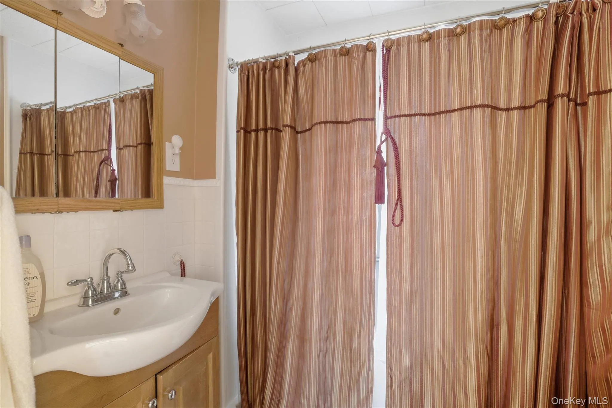 136 Shore Drive, Mamakating, NY, 3 Bedrooms Bedrooms, 5 Rooms Rooms,1 BathroomBathrooms,Residential,For Rent,Shore,0,995993 136 Shore Drive, Mamakating, NY, 3 Bedrooms Bedrooms, 5 Rooms Rooms,1 BathroomBathrooms,Residential,For Rent,Shore,0,995993