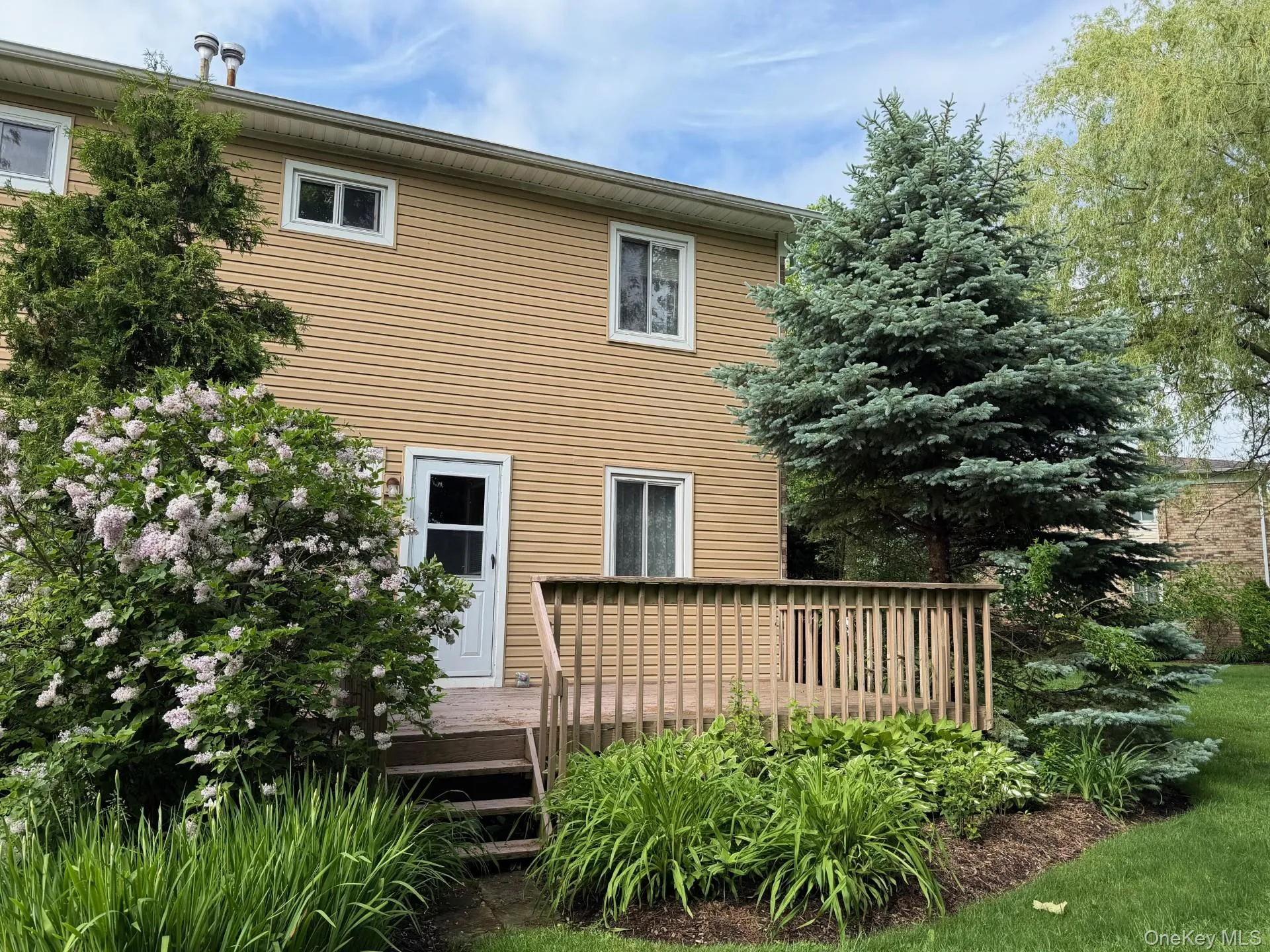 40 Town House Drive, Oyster Bay, NY, 3 Bedrooms Bedrooms, 6 Rooms Rooms,1 BathroomBathrooms,Residential,For Rent,Town House,0,995998 40 Town House Drive, Oyster Bay, NY, 3 Bedrooms Bedrooms, 6 Rooms Rooms,1 BathroomBathrooms,Residential,For Rent,Town House,0,995998