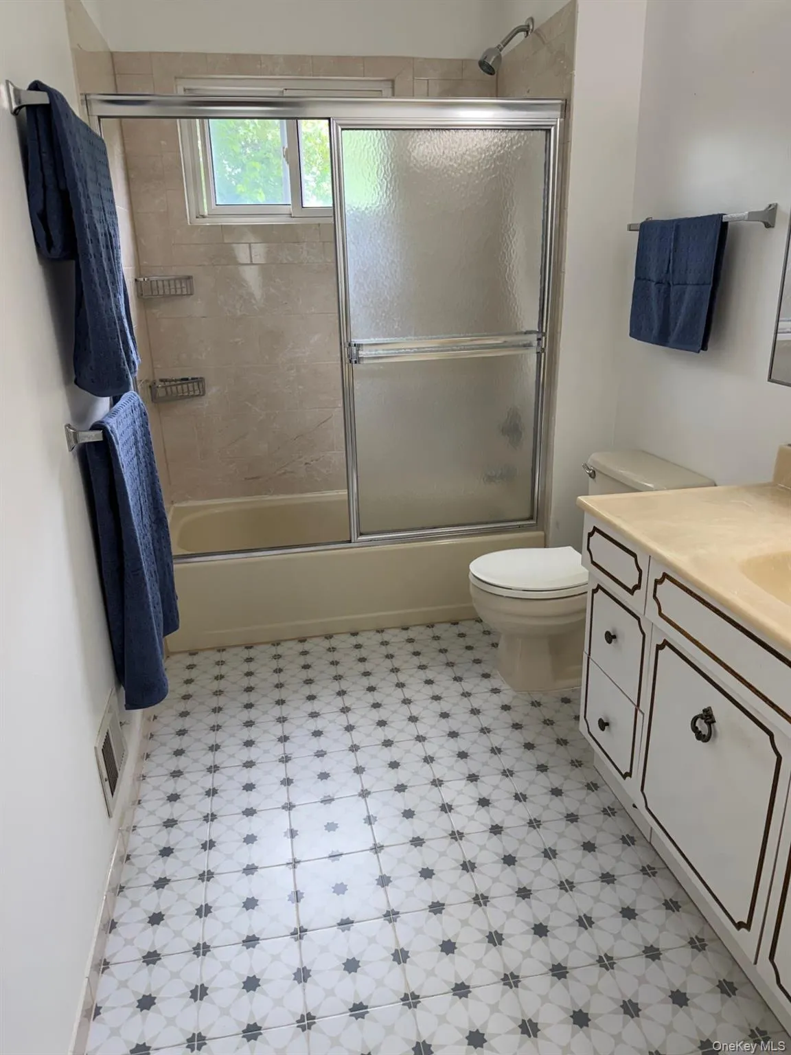 40 Town House Drive, Oyster Bay, NY, 3 Bedrooms Bedrooms, 6 Rooms Rooms,1 BathroomBathrooms,Residential,For Rent,Town House,0,995998 40 Town House Drive, Oyster Bay, NY, 3 Bedrooms Bedrooms, 6 Rooms Rooms,1 BathroomBathrooms,Residential,For Rent,Town House,0,995998