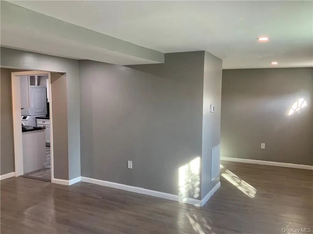 754 Broadway, Newburgh (city), NY, 4 Bedrooms Bedrooms, 6 Rooms Rooms,2 BathroomsBathrooms,Residential Lease,For Rent,Broadway,0,996000 754 Broadway, Newburgh (city), NY, 4 Bedrooms Bedrooms, 6 Rooms Rooms,2 BathroomsBathrooms,Residential Lease,For Rent,Broadway,0,996000