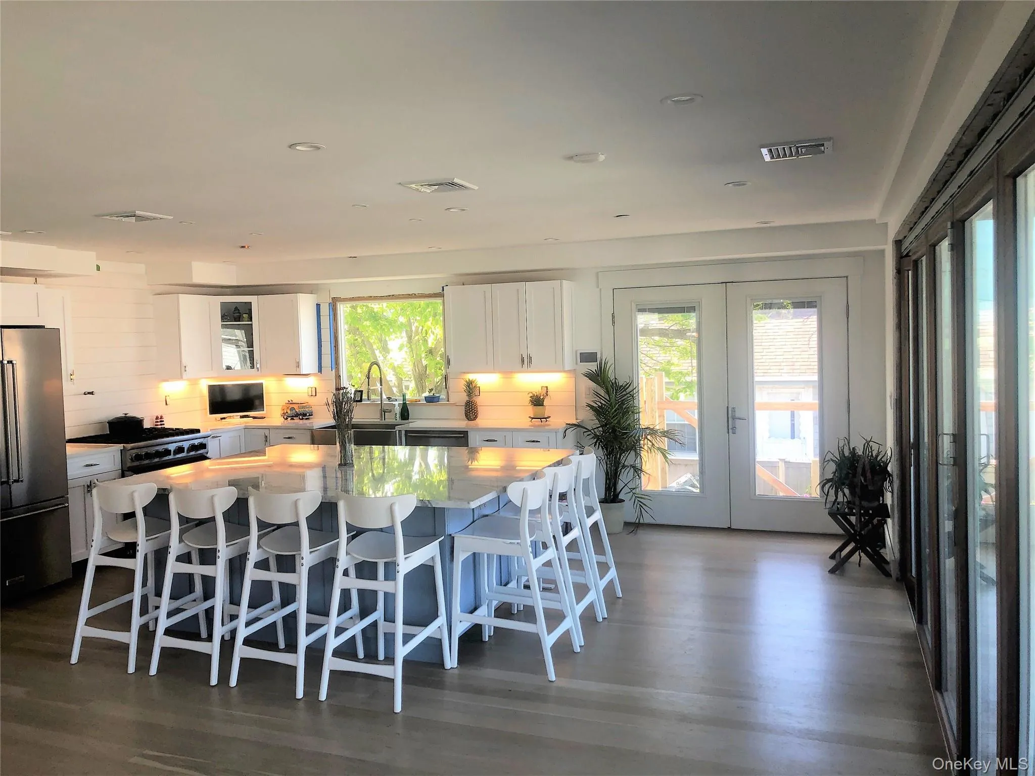 40 Trenton Avenue, Long Beach, NY, 4 Bedrooms Bedrooms, 9 Rooms Rooms,3 BathroomsBathrooms,Residential Lease,For Rent,Trenton,0,996005 40 Trenton Avenue, Long Beach, NY, 4 Bedrooms Bedrooms, 9 Rooms Rooms,3 BathroomsBathrooms,Residential Lease,For Rent,Trenton,0,996005