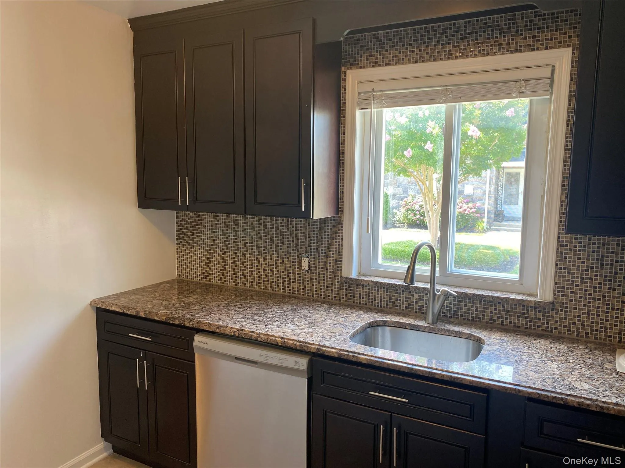 348 Dawson Lane, Oyster Bay, NY, 1 Bedroom Bedrooms, 4 Rooms Rooms,1 BathroomBathrooms,Residential Lease,For Rent,Dawson,0,996006 348 Dawson Lane, Oyster Bay, NY, 1 Bedroom Bedrooms, 4 Rooms Rooms,1 BathroomBathrooms,Residential Lease,For Rent,Dawson,0,996006