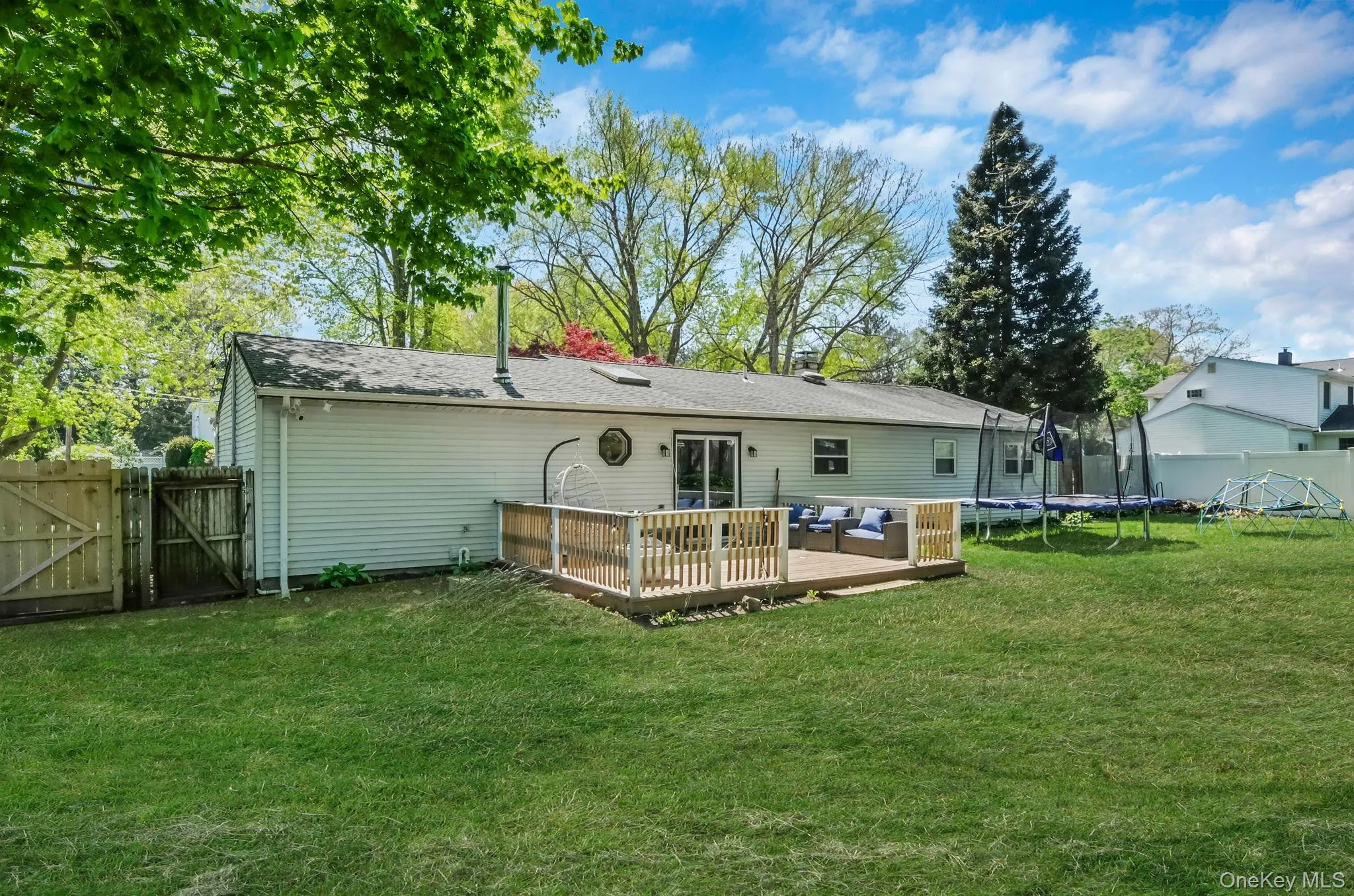 5 Oakwood Avenue, Brookhaven, NY, 3 Bedrooms Bedrooms, 7 Rooms Rooms,1 BathroomBathrooms,Residential,For Rent,Oakwood,0,996020 5 Oakwood Avenue, Brookhaven, NY, 3 Bedrooms Bedrooms, 7 Rooms Rooms,1 BathroomBathrooms,Residential,For Rent,Oakwood,0,996020