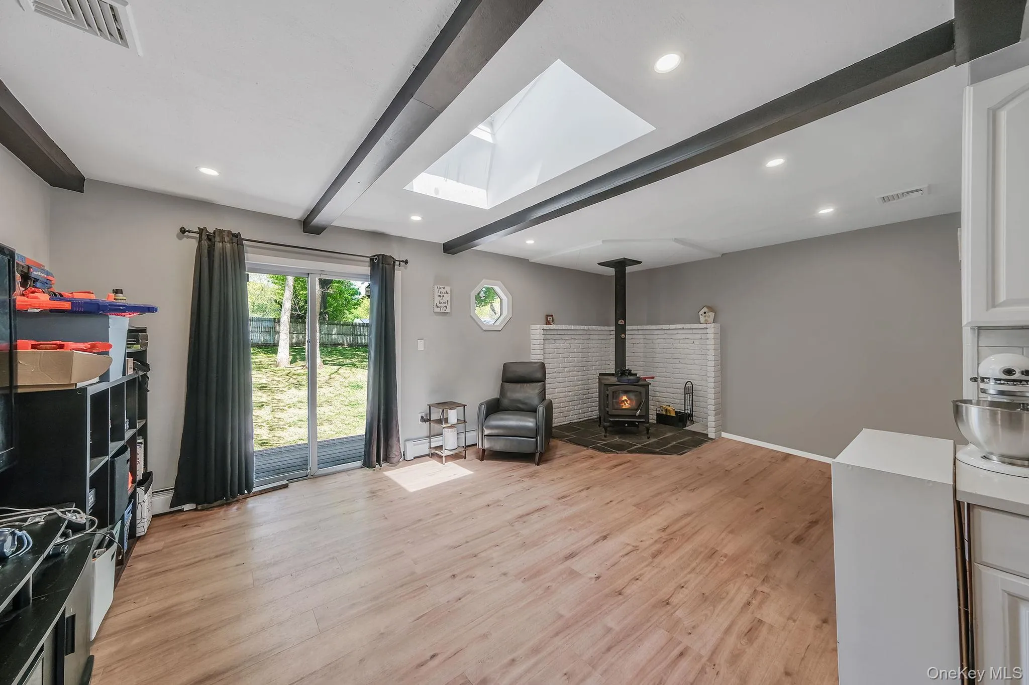 5 Oakwood Avenue, Brookhaven, NY, 3 Bedrooms Bedrooms, 7 Rooms Rooms,1 BathroomBathrooms,Residential,For Rent,Oakwood,0,996020 5 Oakwood Avenue, Brookhaven, NY, 3 Bedrooms Bedrooms, 7 Rooms Rooms,1 BathroomBathrooms,Residential,For Rent,Oakwood,0,996020