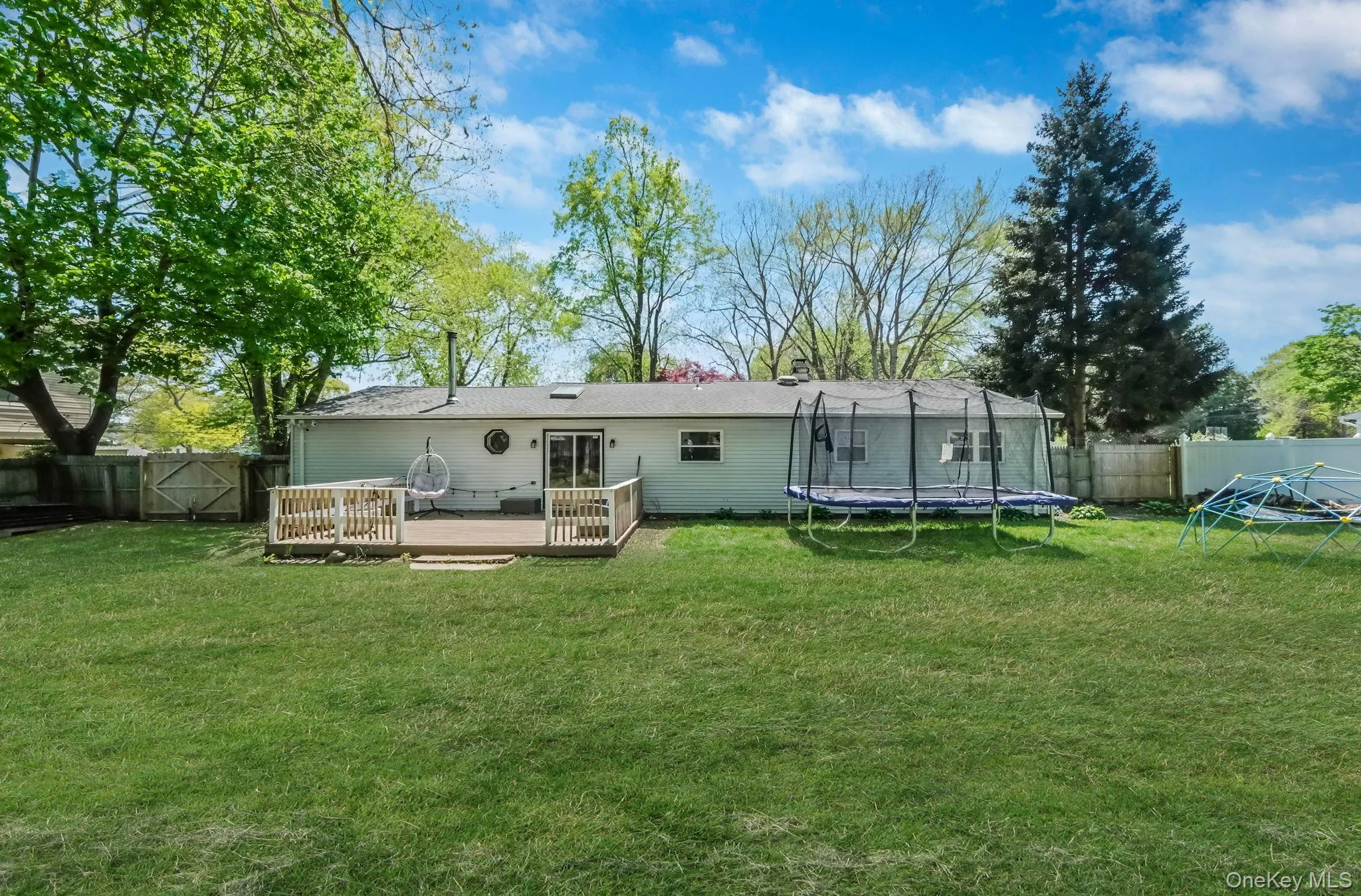 5 Oakwood Avenue, Brookhaven, NY, 3 Bedrooms Bedrooms, 7 Rooms Rooms,1 BathroomBathrooms,Residential,For Rent,Oakwood,0,996020 5 Oakwood Avenue, Brookhaven, NY, 3 Bedrooms Bedrooms, 7 Rooms Rooms,1 BathroomBathrooms,Residential,For Rent,Oakwood,0,996020