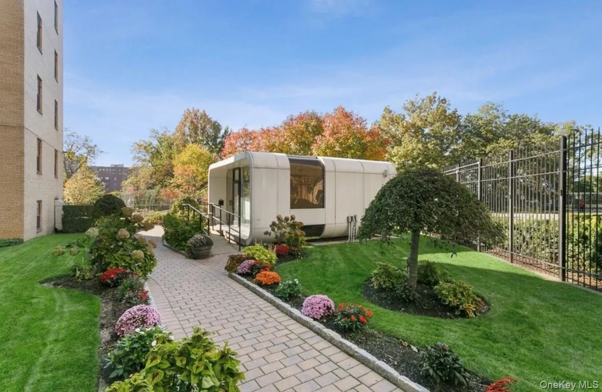 5 Fordham Hill Oval, New York, NY, 2 Rooms Rooms,1 BathroomBathrooms,Residential Sale,For Rent,Fordham Hill,0,996025 5 Fordham Hill Oval, New York, NY, 2 Rooms Rooms,1 BathroomBathrooms,Residential Sale,For Rent,Fordham Hill,0,996025