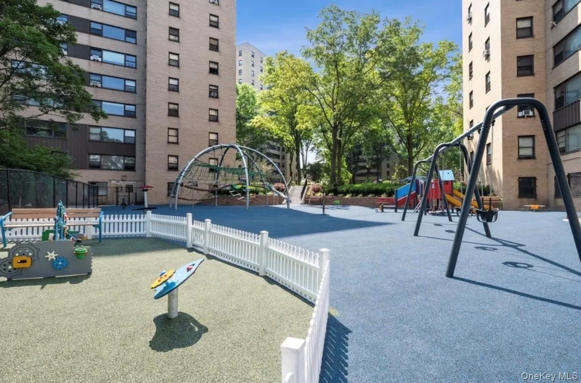 5 Fordham Hill Oval, New York, NY, 2 Rooms Rooms,1 BathroomBathrooms,Residential Sale,For Rent,Fordham Hill,0,996025 5 Fordham Hill Oval, New York, NY, 2 Rooms Rooms,1 BathroomBathrooms,Residential Sale,For Rent,Fordham Hill,0,996025