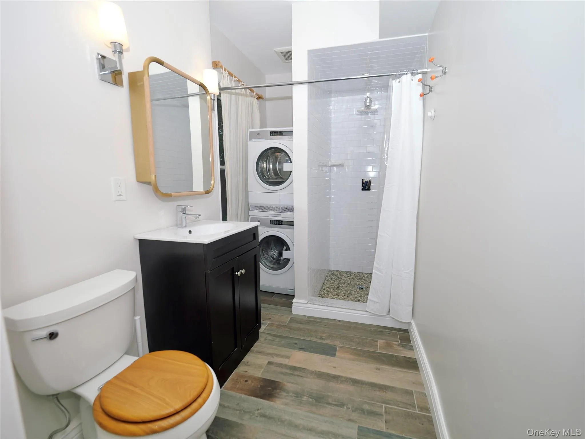 4 Grand Street, Newburgh (city), NY, 4 Bedrooms Bedrooms, 8 Rooms Rooms,2 BathroomsBathrooms,Residential Lease,For Rent,Grand,0,996027 4 Grand Street, Newburgh (city), NY, 4 Bedrooms Bedrooms, 8 Rooms Rooms,2 BathroomsBathrooms,Residential Lease,For Rent,Grand,0,996027