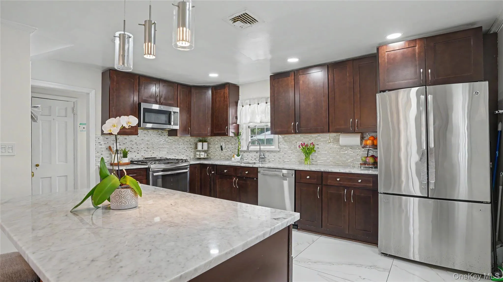 370 Summit Avenue, Mount Vernon, NY, 3 Bedrooms Bedrooms, 10 Rooms Rooms,2 BathroomsBathrooms,Residential,For Rent,Summit,0,996032 370 Summit Avenue, Mount Vernon, NY, 3 Bedrooms Bedrooms, 10 Rooms Rooms,2 BathroomsBathrooms,Residential,For Rent,Summit,0,996032