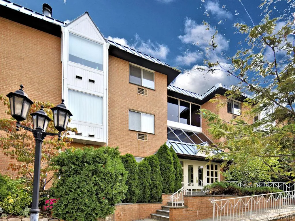 300 Livingston Avenue, Mamaroneck, NY, 1 Bedroom Bedrooms, 4 Rooms Rooms,1 BathroomBathrooms,Residential Lease,For Rent,Livingston,0,996042 300 Livingston Avenue, Mamaroneck, NY, 1 Bedroom Bedrooms, 4 Rooms Rooms,1 BathroomBathrooms,Residential Lease,For Rent,Livingston,0,996042