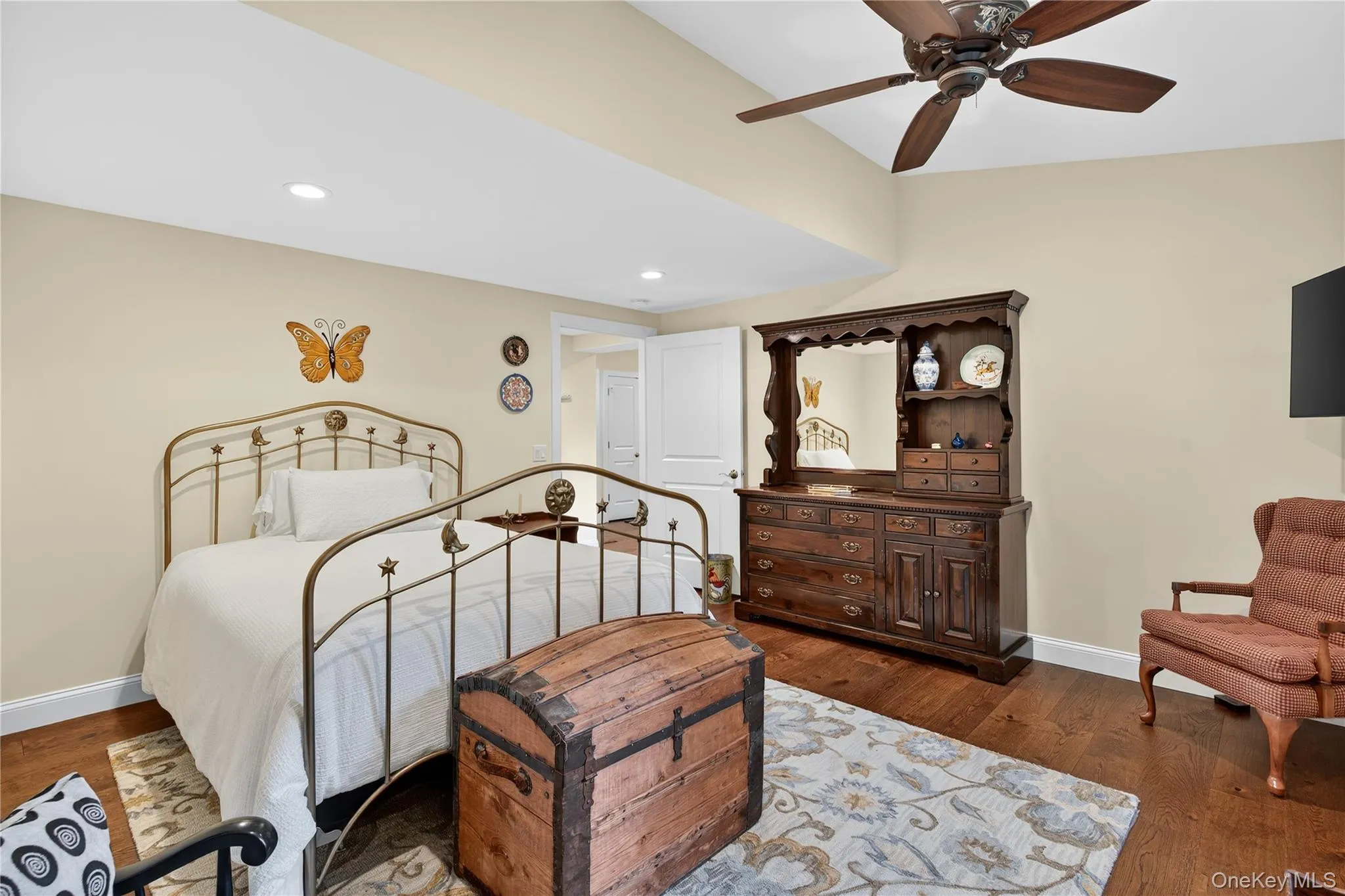 Mini-split a/c and ceiling fan. Mini-split a/c and ceiling fan.