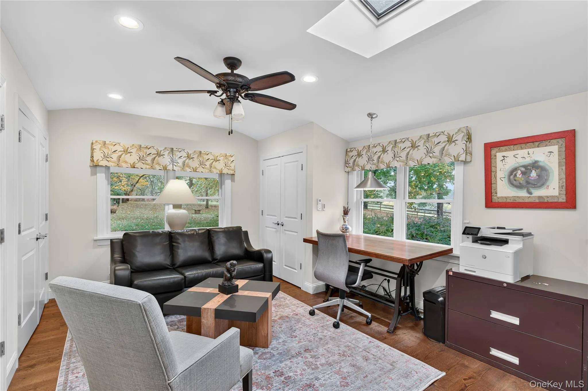 Office/Den/Media room, flooded with natural light. Office/Den/Media room, flooded with natural light.