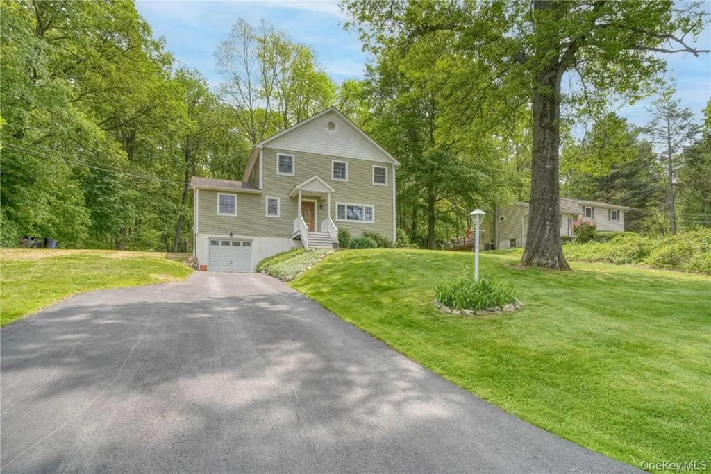 8 Roberts Drive, Monroe, NY, 3 Bedrooms Bedrooms, 9 Rooms Rooms,2 BathroomsBathrooms,Residential Sale,For Rent,Roberts,0,996050 8 Roberts Drive, Monroe, NY, 3 Bedrooms Bedrooms, 9 Rooms Rooms,2 BathroomsBathrooms,Residential Sale,For Rent,Roberts,0,996050