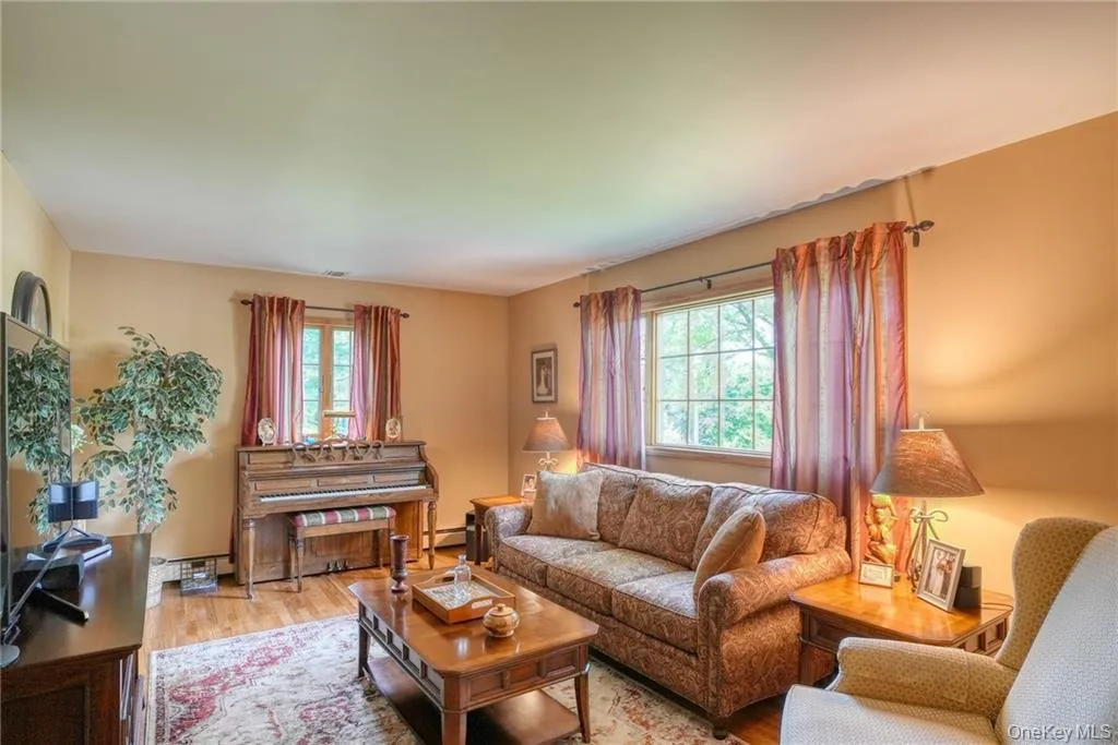 8 Roberts Drive, Monroe, NY, 3 Bedrooms Bedrooms, 9 Rooms Rooms,2 BathroomsBathrooms,Residential Sale,For Rent,Roberts,0,996050 8 Roberts Drive, Monroe, NY, 3 Bedrooms Bedrooms, 9 Rooms Rooms,2 BathroomsBathrooms,Residential Sale,For Rent,Roberts,0,996050