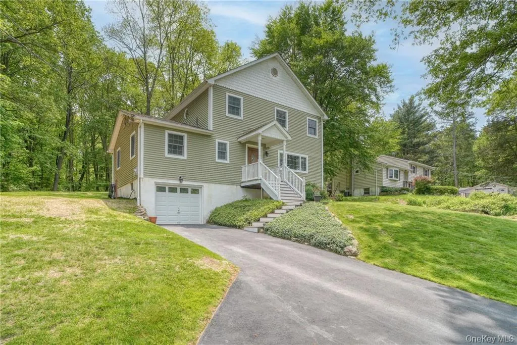 8 Roberts Drive, Monroe, NY, 3 Bedrooms Bedrooms, 9 Rooms Rooms,2 BathroomsBathrooms,Residential Sale,For Rent,Roberts,0,996050 8 Roberts Drive, Monroe, NY, 3 Bedrooms Bedrooms, 9 Rooms Rooms,2 BathroomsBathrooms,Residential Sale,For Rent,Roberts,0,996050