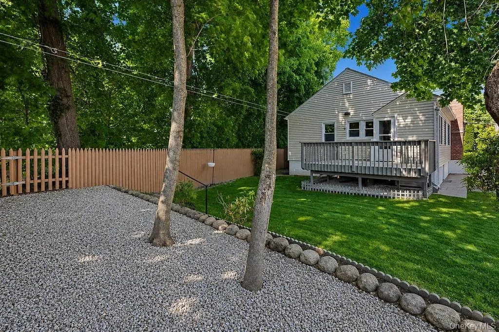 526 Carroll Avenue, Mamaroneck, NY, 3 Bedrooms Bedrooms, 3 Rooms Rooms,2 BathroomsBathrooms,Residential Lease,For Rent,Carroll,0,996051 526 Carroll Avenue, Mamaroneck, NY, 3 Bedrooms Bedrooms, 3 Rooms Rooms,2 BathroomsBathrooms,Residential Lease,For Rent,Carroll,0,996051