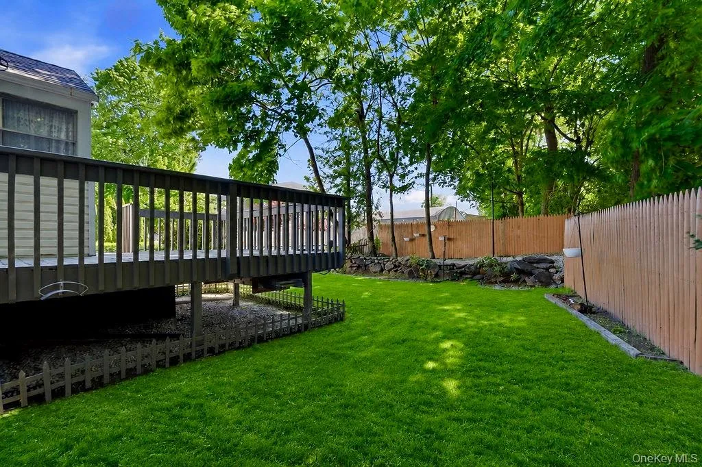 526 Carroll Avenue, Mamaroneck, NY, 3 Bedrooms Bedrooms, 3 Rooms Rooms,2 BathroomsBathrooms,Residential Lease,For Rent,Carroll,0,996051 526 Carroll Avenue, Mamaroneck, NY, 3 Bedrooms Bedrooms, 3 Rooms Rooms,2 BathroomsBathrooms,Residential Lease,For Rent,Carroll,0,996051
