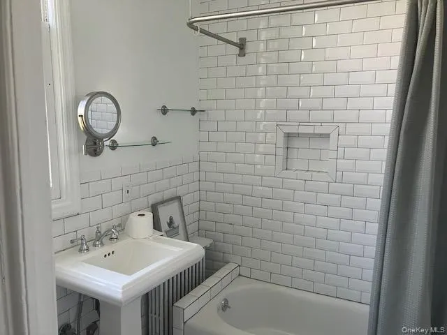 378 Sea Cliff Avenue, Oyster Bay, NY, 1 Bedroom Bedrooms, 4 Room Rooms,1 BathroomBathrooms,Residential Lease,For Rent,Sea Cliff,0,996075 378 Sea Cliff Avenue, Oyster Bay, NY, 1 Bedroom Bedrooms, 4 Room Rooms,1 BathroomBathrooms,Residential Lease,For Rent,Sea Cliff,0,996075
