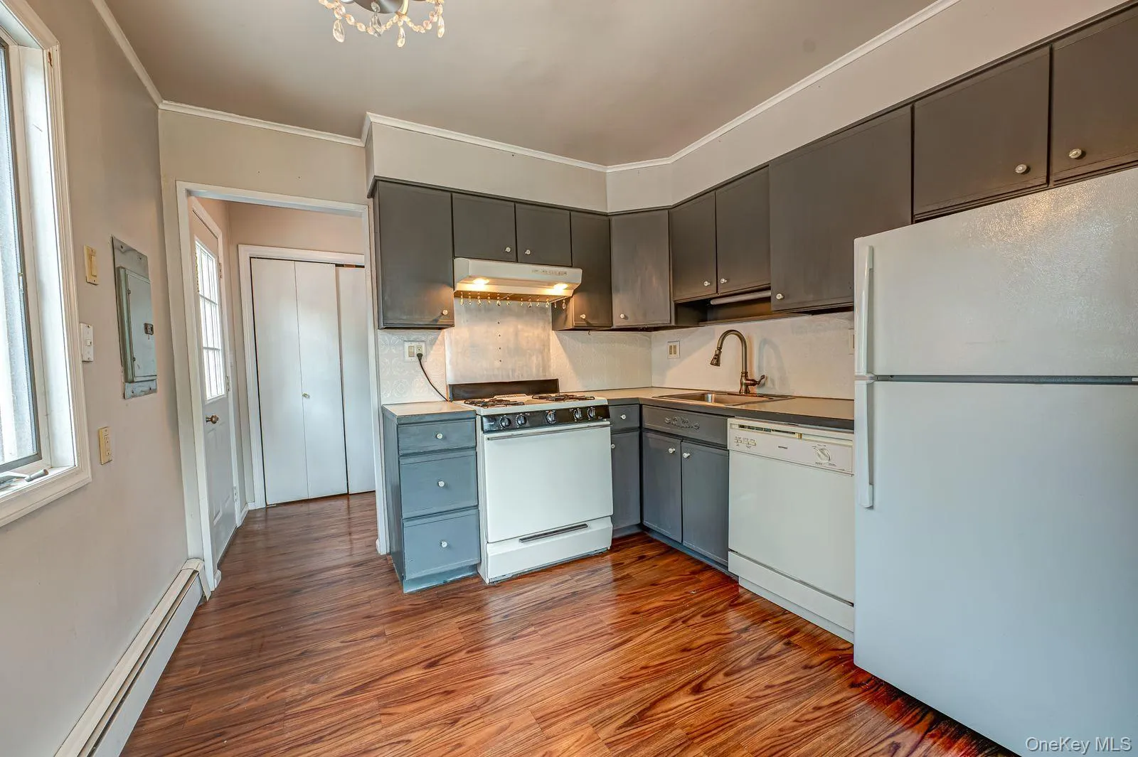 410 3rd Avenue, Huntington, NY, 3 Bedrooms Bedrooms, 5 Rooms Rooms,2 BathroomsBathrooms,Residential,For Rent,3rd,0,996076 410 3rd Avenue, Huntington, NY, 3 Bedrooms Bedrooms, 5 Rooms Rooms,2 BathroomsBathrooms,Residential,For Rent,3rd,0,996076
