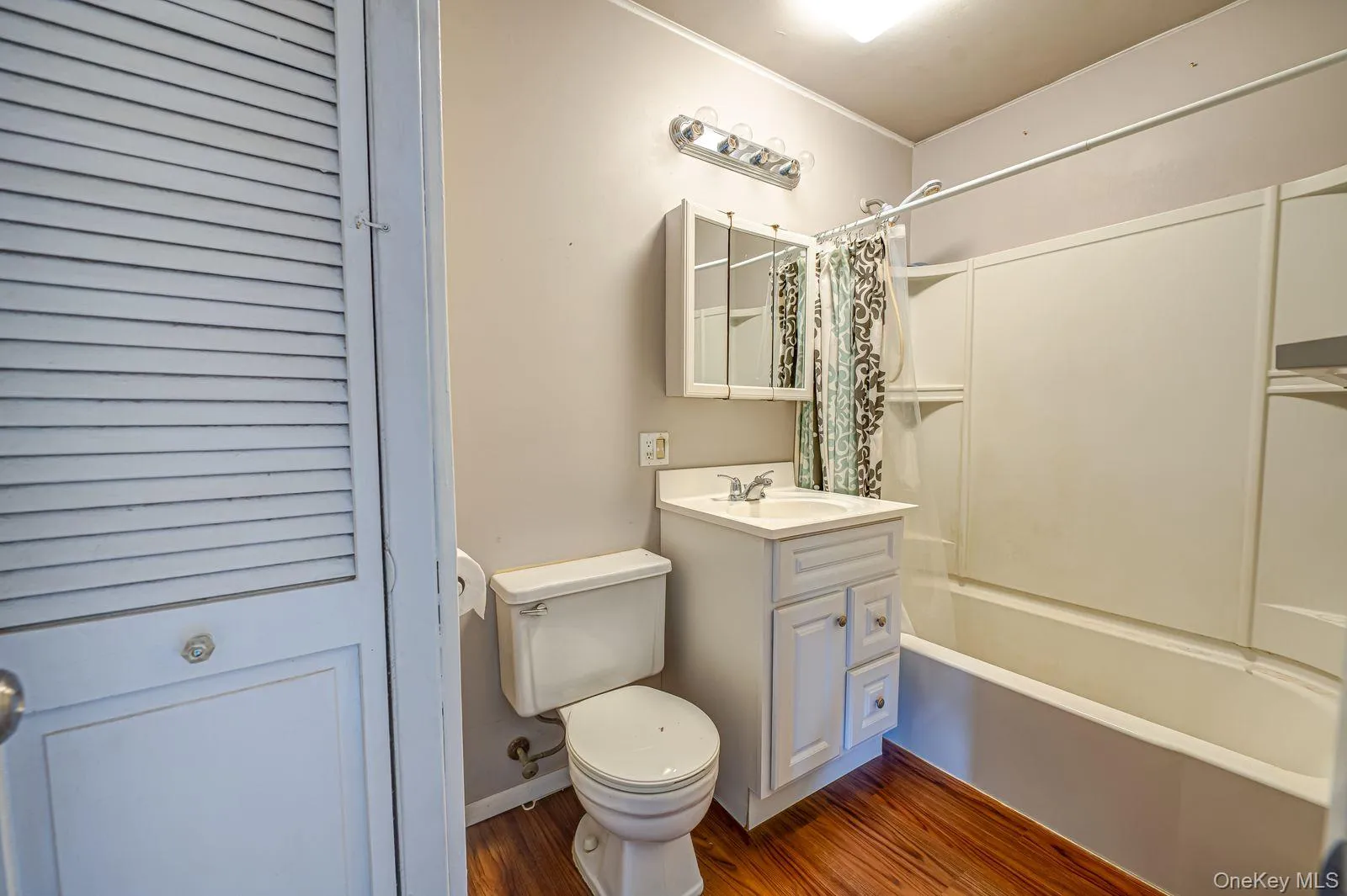 410 3rd Avenue, Huntington, NY, 3 Bedrooms Bedrooms, 5 Rooms Rooms,2 BathroomsBathrooms,Residential,For Rent,3rd,0,996076 410 3rd Avenue, Huntington, NY, 3 Bedrooms Bedrooms, 5 Rooms Rooms,2 BathroomsBathrooms,Residential,For Rent,3rd,0,996076