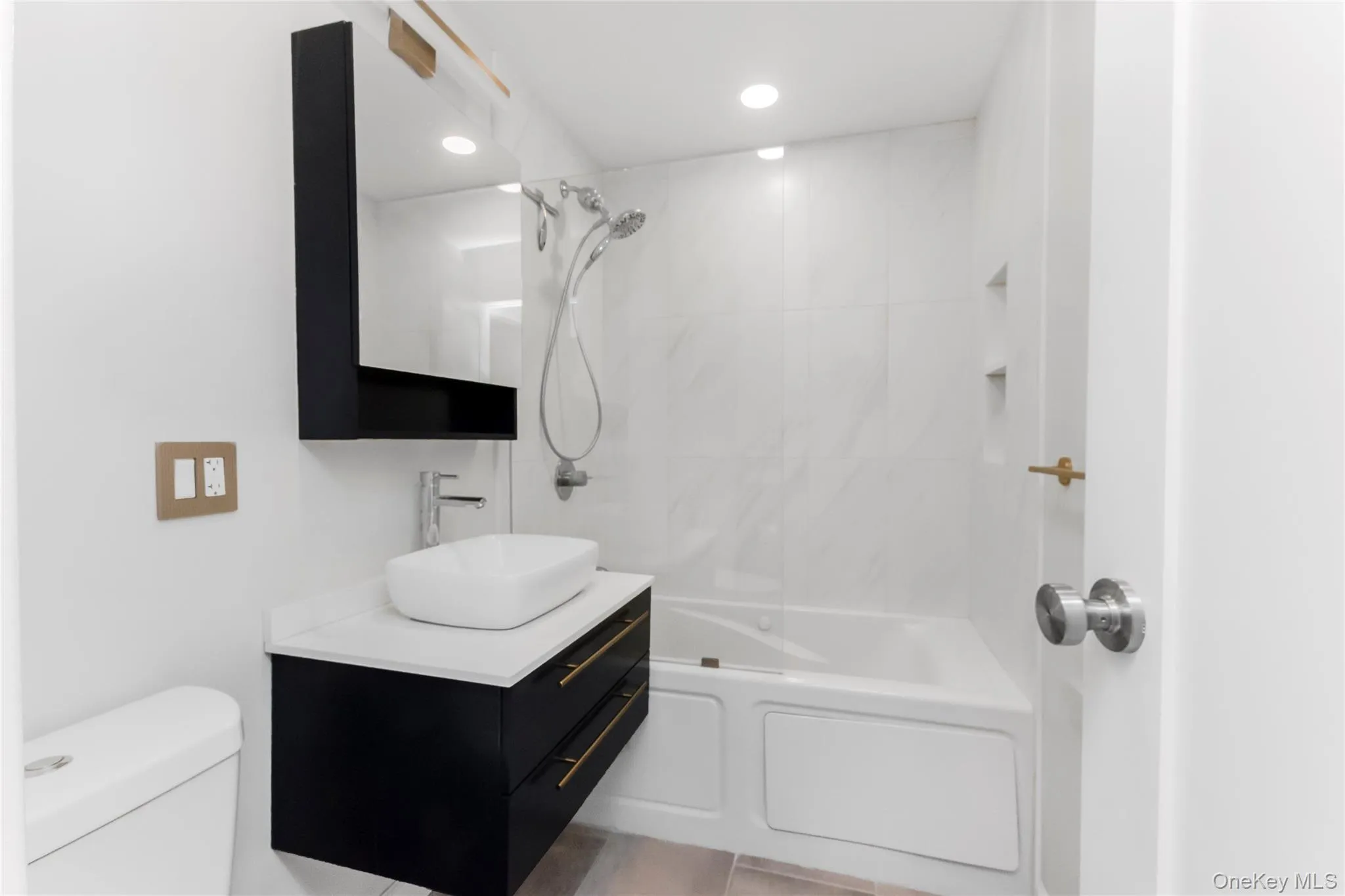 1155 Warburton Avenue, Yonkers, NY, 1 Bedroom Bedrooms, 3 Rooms Rooms,1 BathroomBathrooms,Residential Lease,For Rent,Warburton,0,996083 1155 Warburton Avenue, Yonkers, NY, 1 Bedroom Bedrooms, 3 Rooms Rooms,1 BathroomBathrooms,Residential Lease,For Rent,Warburton,0,996083