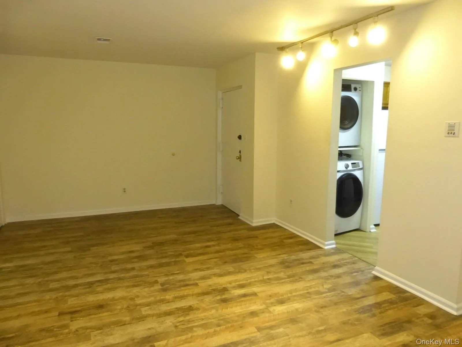 715 Kennedy Drive, Ramapo, NY, 2 Bedrooms Bedrooms, 5 Rooms Rooms,2 BathroomsBathrooms,Residential Lease,For Rent,Kennedy,0,996091 715 Kennedy Drive, Ramapo, NY, 2 Bedrooms Bedrooms, 5 Rooms Rooms,2 BathroomsBathrooms,Residential Lease,For Rent,Kennedy,0,996091