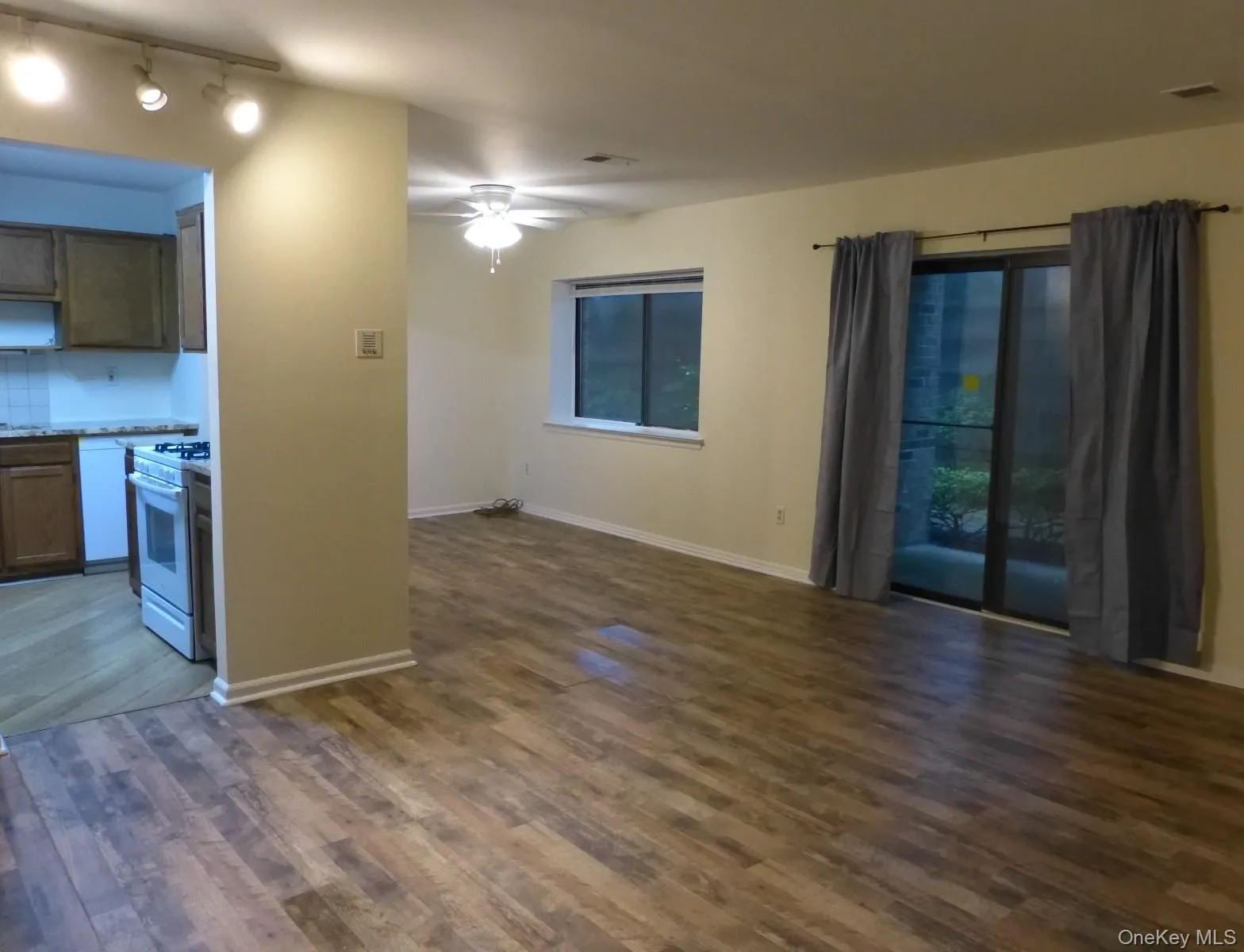 715 Kennedy Drive, Ramapo, NY, 2 Bedrooms Bedrooms, 5 Rooms Rooms,2 BathroomsBathrooms,Residential Lease,For Rent,Kennedy,0,996091 715 Kennedy Drive, Ramapo, NY, 2 Bedrooms Bedrooms, 5 Rooms Rooms,2 BathroomsBathrooms,Residential Lease,For Rent,Kennedy,0,996091