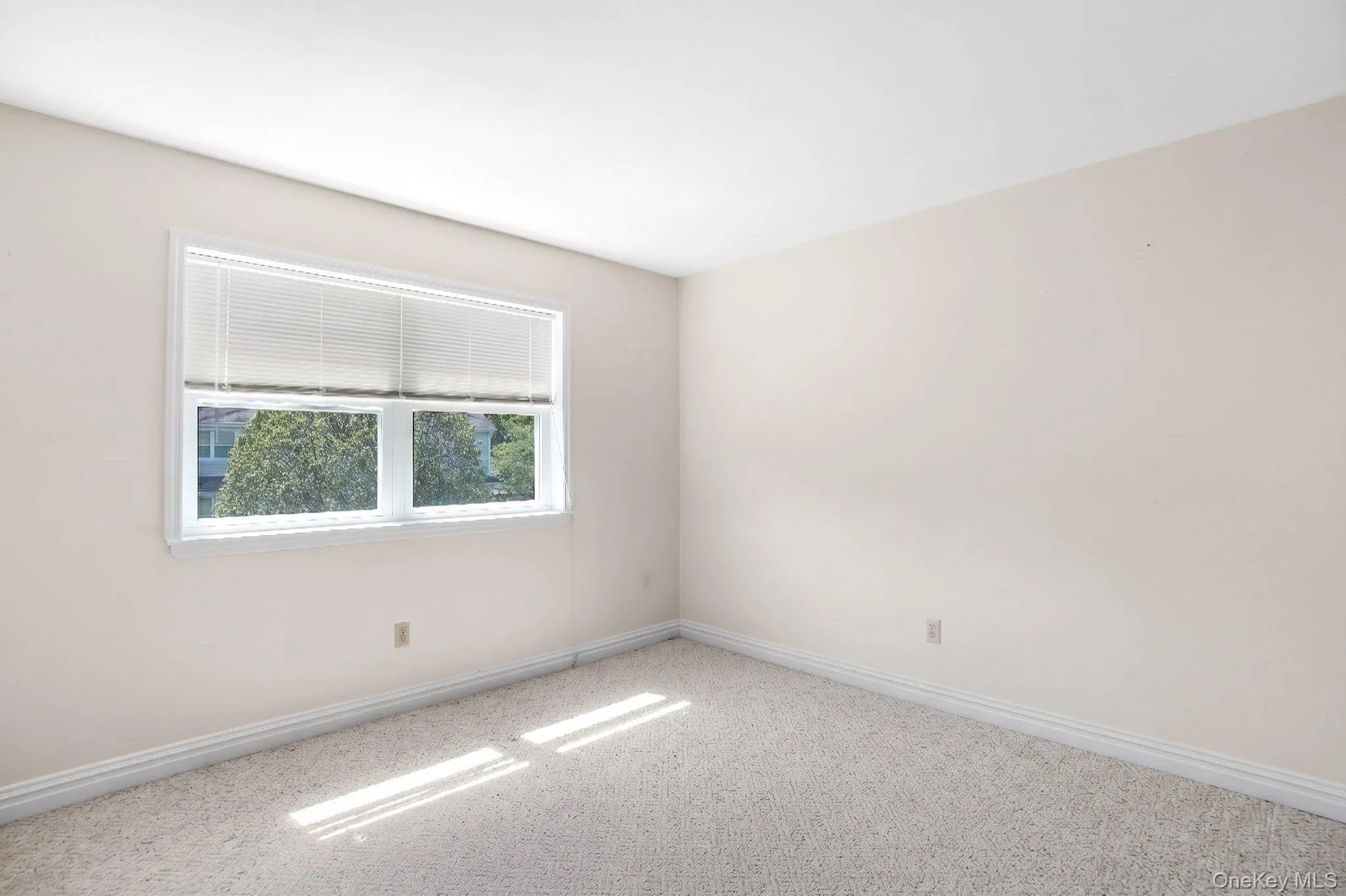 113 Leeward Lane, Brookhaven, NY, 2 Bedrooms Bedrooms, 5 Rooms Rooms,2 BathroomsBathrooms,Residential Lease,For Rent,Leeward,0,996094 113 Leeward Lane, Brookhaven, NY, 2 Bedrooms Bedrooms, 5 Rooms Rooms,2 BathroomsBathrooms,Residential Lease,For Rent,Leeward,0,996094
