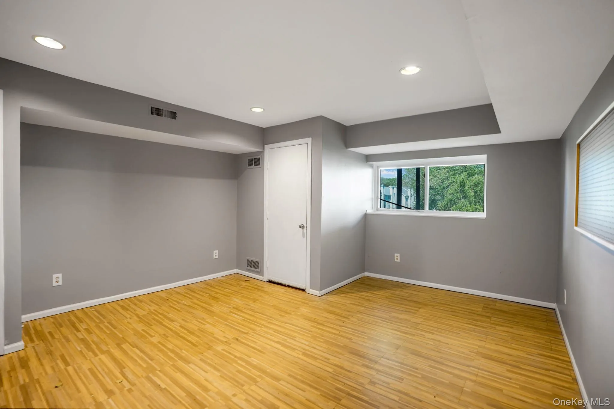 113 Leeward Lane, Brookhaven, NY, 2 Bedrooms Bedrooms, 5 Rooms Rooms,2 BathroomsBathrooms,Residential Lease,For Rent,Leeward,0,996094 113 Leeward Lane, Brookhaven, NY, 2 Bedrooms Bedrooms, 5 Rooms Rooms,2 BathroomsBathrooms,Residential Lease,For Rent,Leeward,0,996094