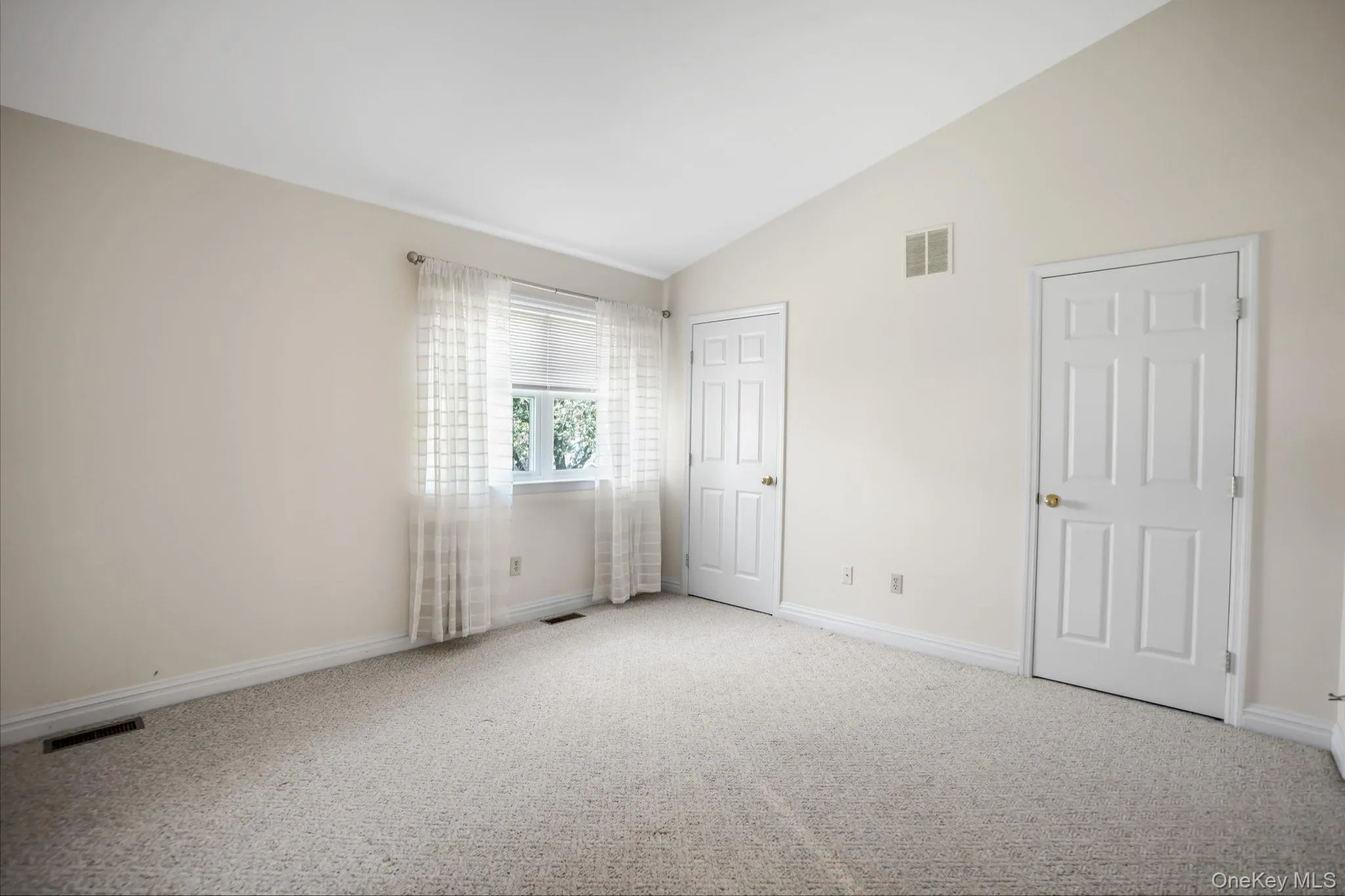 113 Leeward Lane, Brookhaven, NY, 2 Bedrooms Bedrooms, 5 Rooms Rooms,2 BathroomsBathrooms,Residential Lease,For Rent,Leeward,0,996094 113 Leeward Lane, Brookhaven, NY, 2 Bedrooms Bedrooms, 5 Rooms Rooms,2 BathroomsBathrooms,Residential Lease,For Rent,Leeward,0,996094