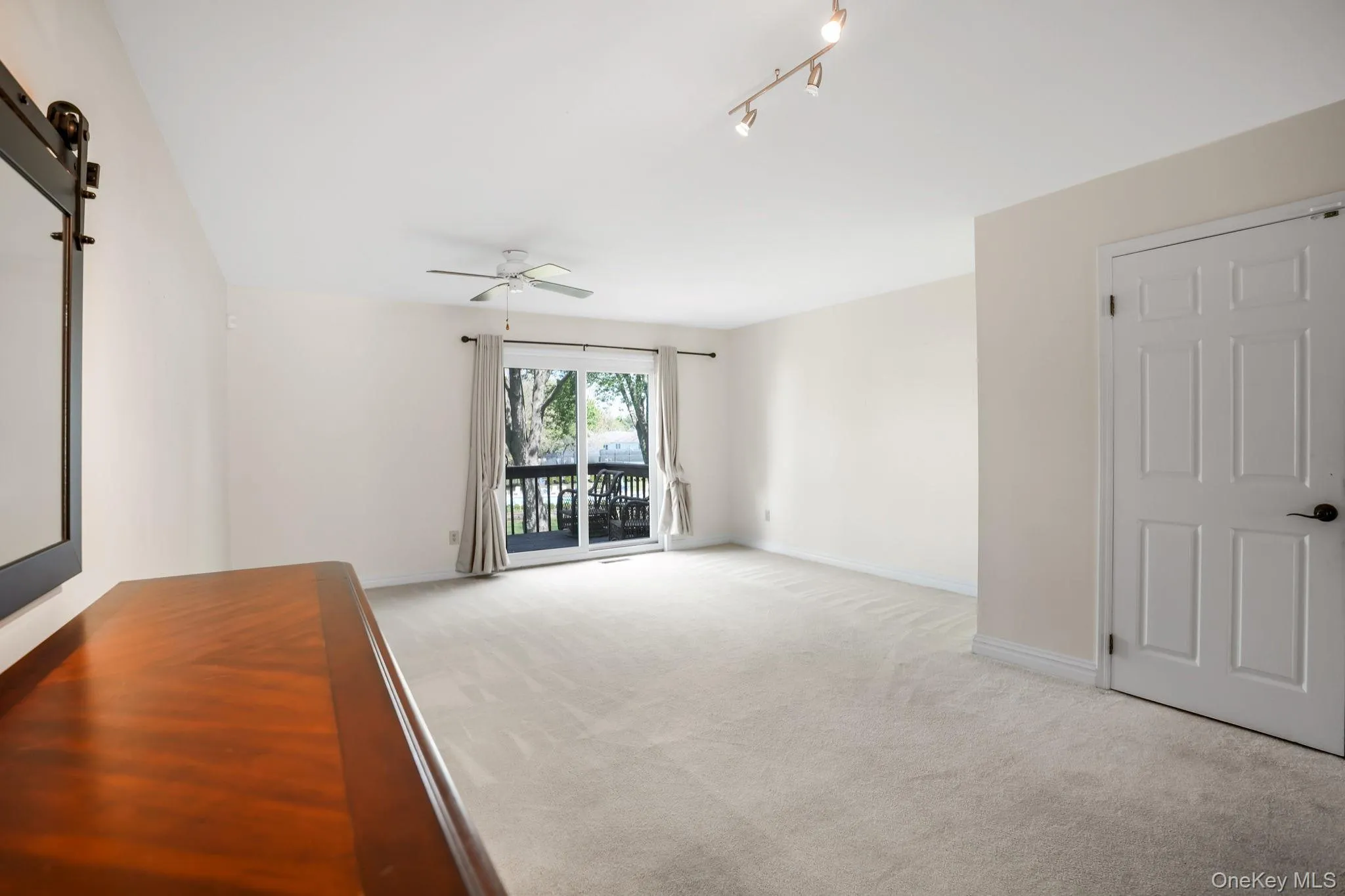 113 Leeward Lane, Brookhaven, NY, 2 Bedrooms Bedrooms, 5 Rooms Rooms,2 BathroomsBathrooms,Residential Lease,For Rent,Leeward,0,996094 113 Leeward Lane, Brookhaven, NY, 2 Bedrooms Bedrooms, 5 Rooms Rooms,2 BathroomsBathrooms,Residential Lease,For Rent,Leeward,0,996094