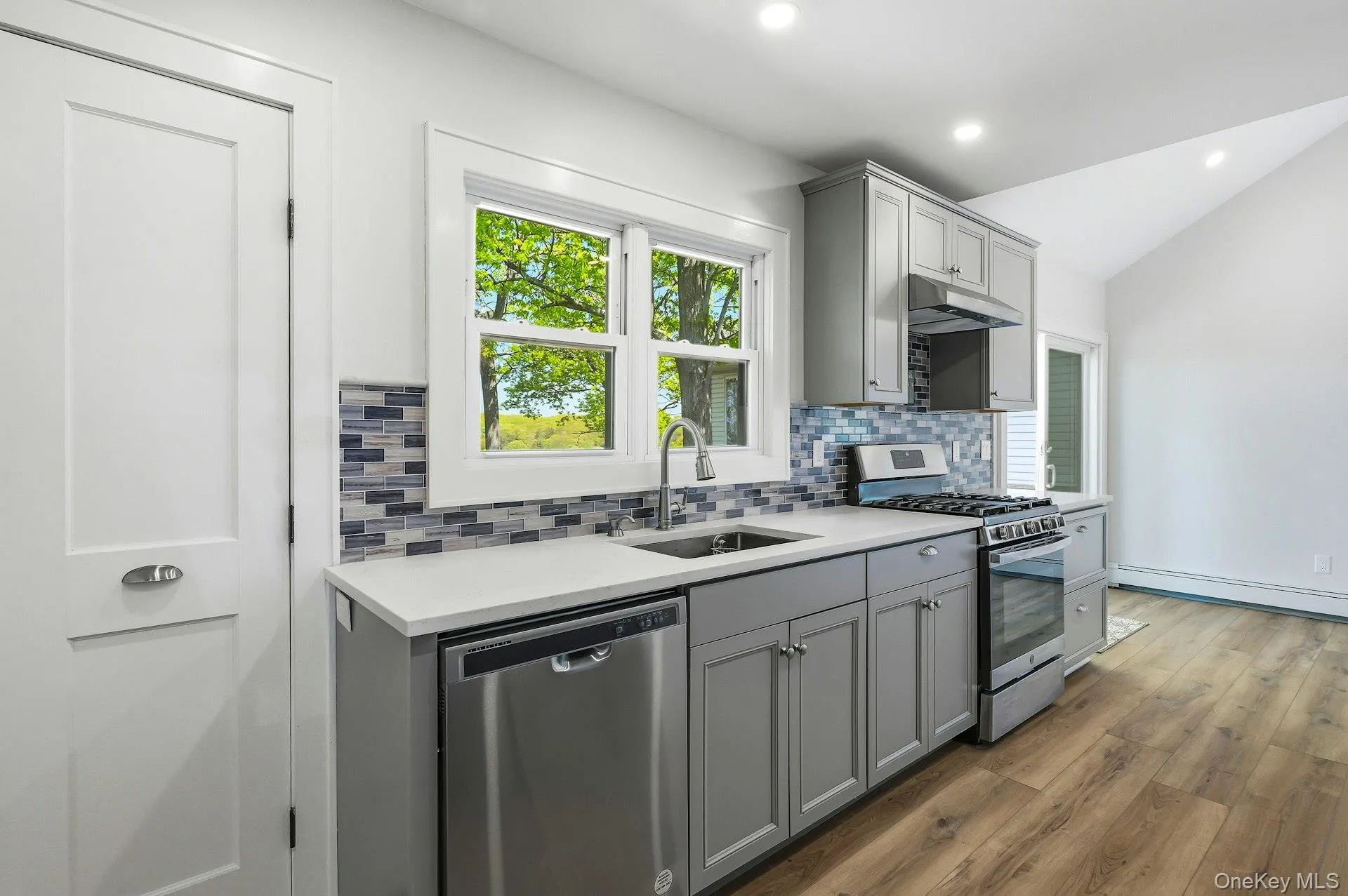 171 Taft Crescent, Huntington, NY, 2 Bedrooms Bedrooms, 7 Rooms Rooms,1 BathroomBathrooms,Residential,For Rent,Taft,0,996095 171 Taft Crescent, Huntington, NY, 2 Bedrooms Bedrooms, 7 Rooms Rooms,1 BathroomBathrooms,Residential,For Rent,Taft,0,996095