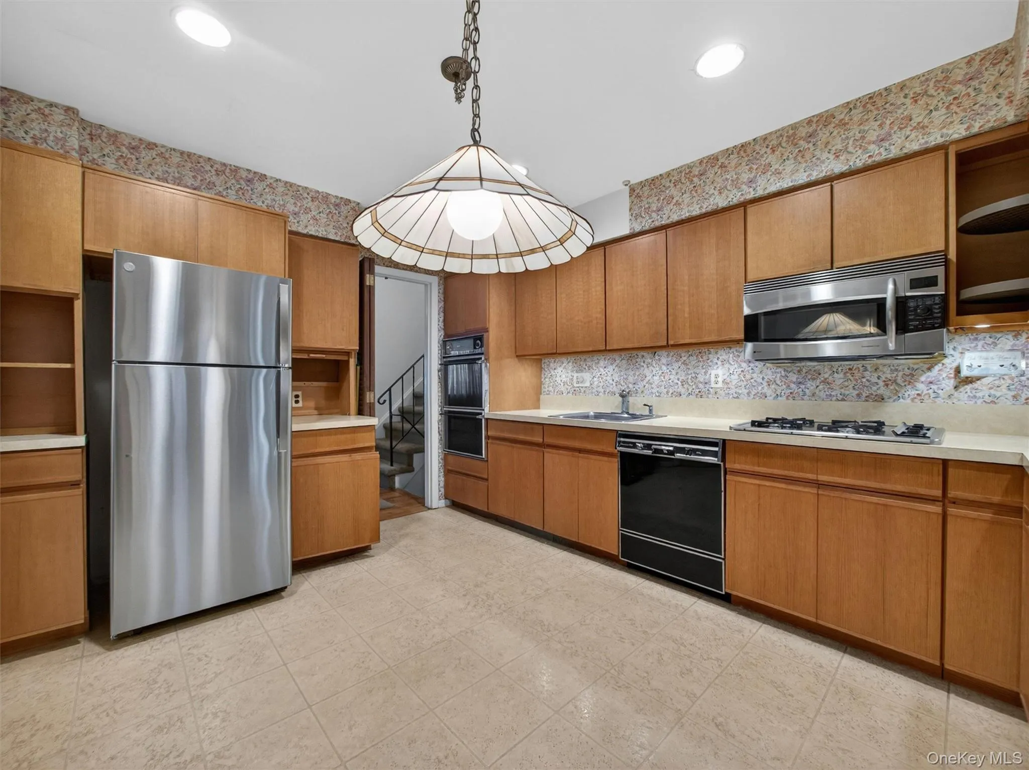 18 Mark Lane, Clarkstown, NY, 3 Bedrooms Bedrooms, 10 Rooms Rooms,2 BathroomsBathrooms,Residential,For Rent,Mark,0,996113 18 Mark Lane, Clarkstown, NY, 3 Bedrooms Bedrooms, 10 Rooms Rooms,2 BathroomsBathrooms,Residential,For Rent,Mark,0,996113