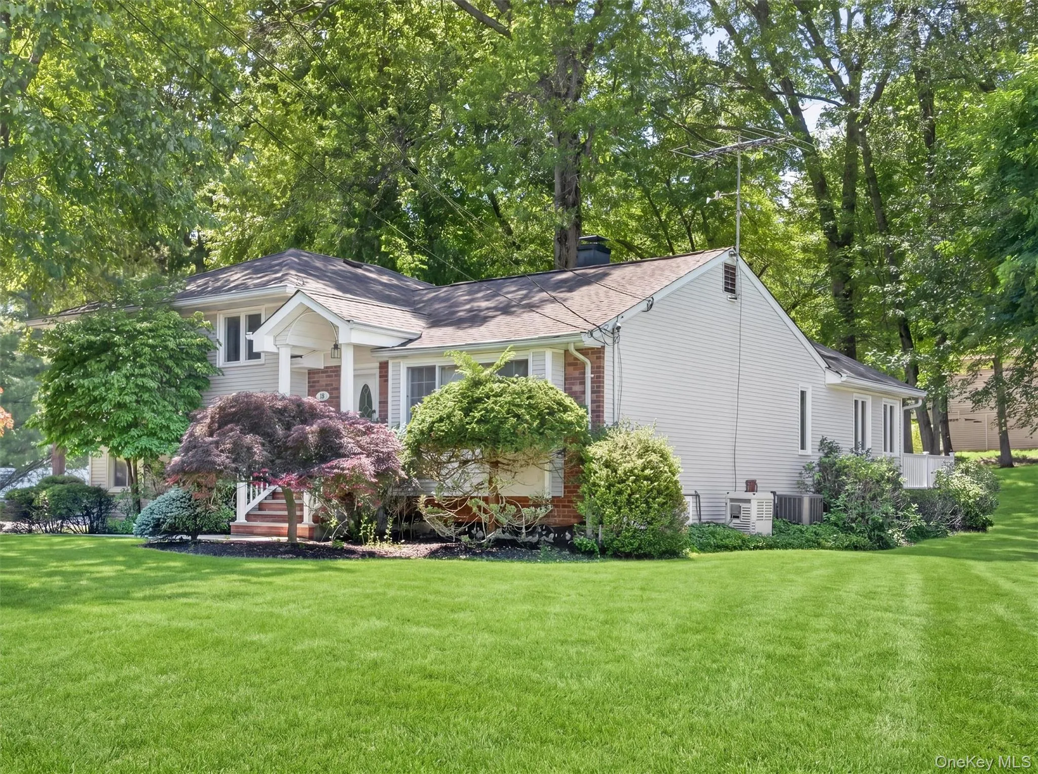 18 Mark Lane, Clarkstown, NY, 3 Bedrooms Bedrooms, 10 Rooms Rooms,2 BathroomsBathrooms,Residential,For Rent,Mark,0,996113 18 Mark Lane, Clarkstown, NY, 3 Bedrooms Bedrooms, 10 Rooms Rooms,2 BathroomsBathrooms,Residential,For Rent,Mark,0,996113