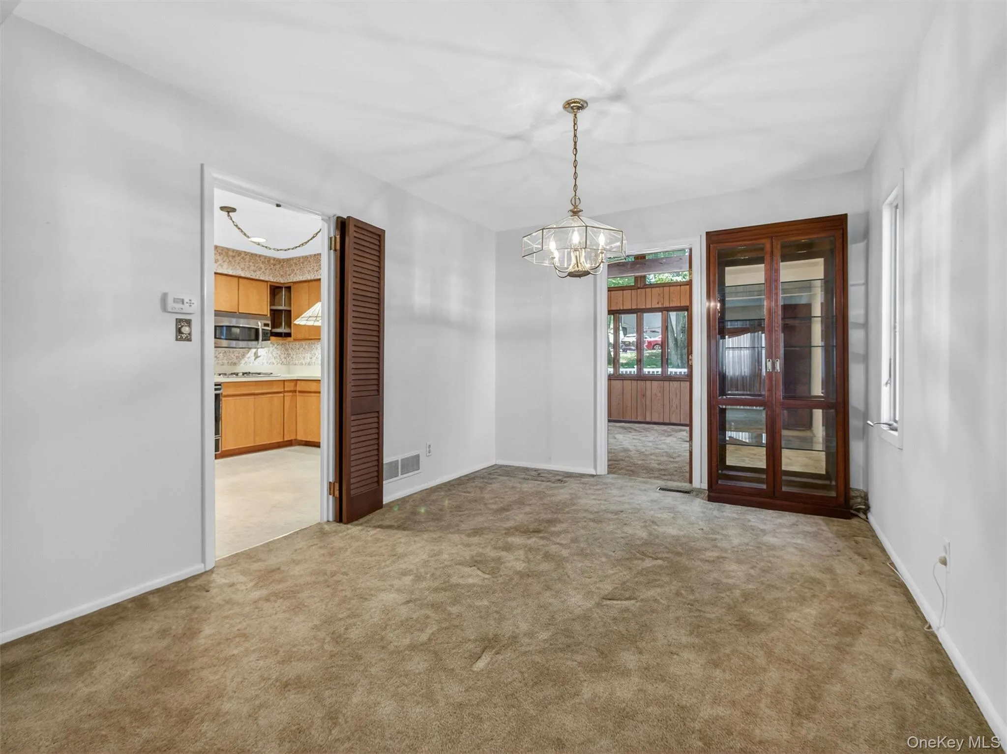 18 Mark Lane, Clarkstown, NY, 3 Bedrooms Bedrooms, 10 Rooms Rooms,2 BathroomsBathrooms,Residential,For Rent,Mark,0,996113 18 Mark Lane, Clarkstown, NY, 3 Bedrooms Bedrooms, 10 Rooms Rooms,2 BathroomsBathrooms,Residential,For Rent,Mark,0,996113
