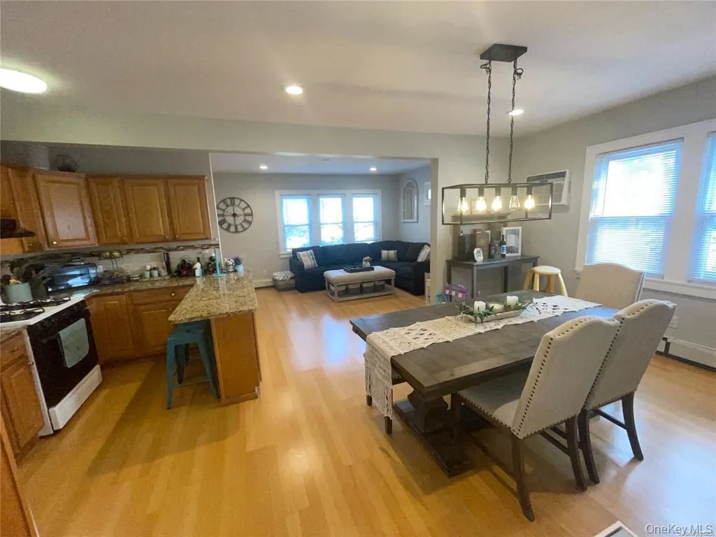 56 State Street, Hempstead, NY, 2 Bedrooms Bedrooms, 4 Rooms Rooms,1 BathroomBathrooms,Residential Lease,For Rent,State,0,996122 56 State Street, Hempstead, NY, 2 Bedrooms Bedrooms, 4 Rooms Rooms,1 BathroomBathrooms,Residential Lease,For Rent,State,0,996122