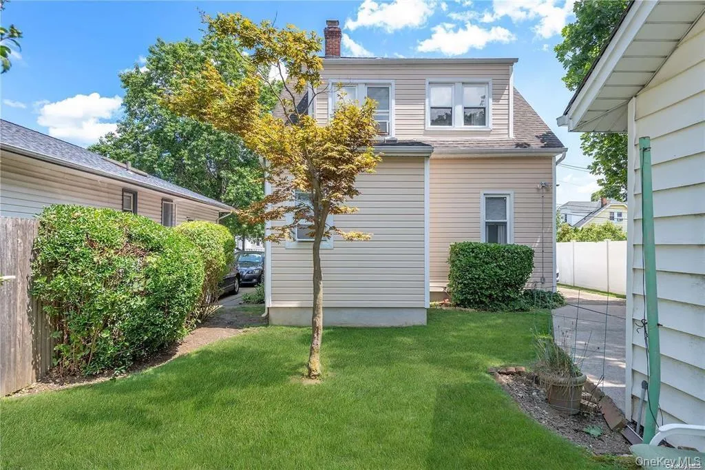 56 State Street, Hempstead, NY, 2 Bedrooms Bedrooms, 4 Rooms Rooms,1 BathroomBathrooms,Residential Lease,For Rent,State,0,996122 56 State Street, Hempstead, NY, 2 Bedrooms Bedrooms, 4 Rooms Rooms,1 BathroomBathrooms,Residential Lease,For Rent,State,0,996122