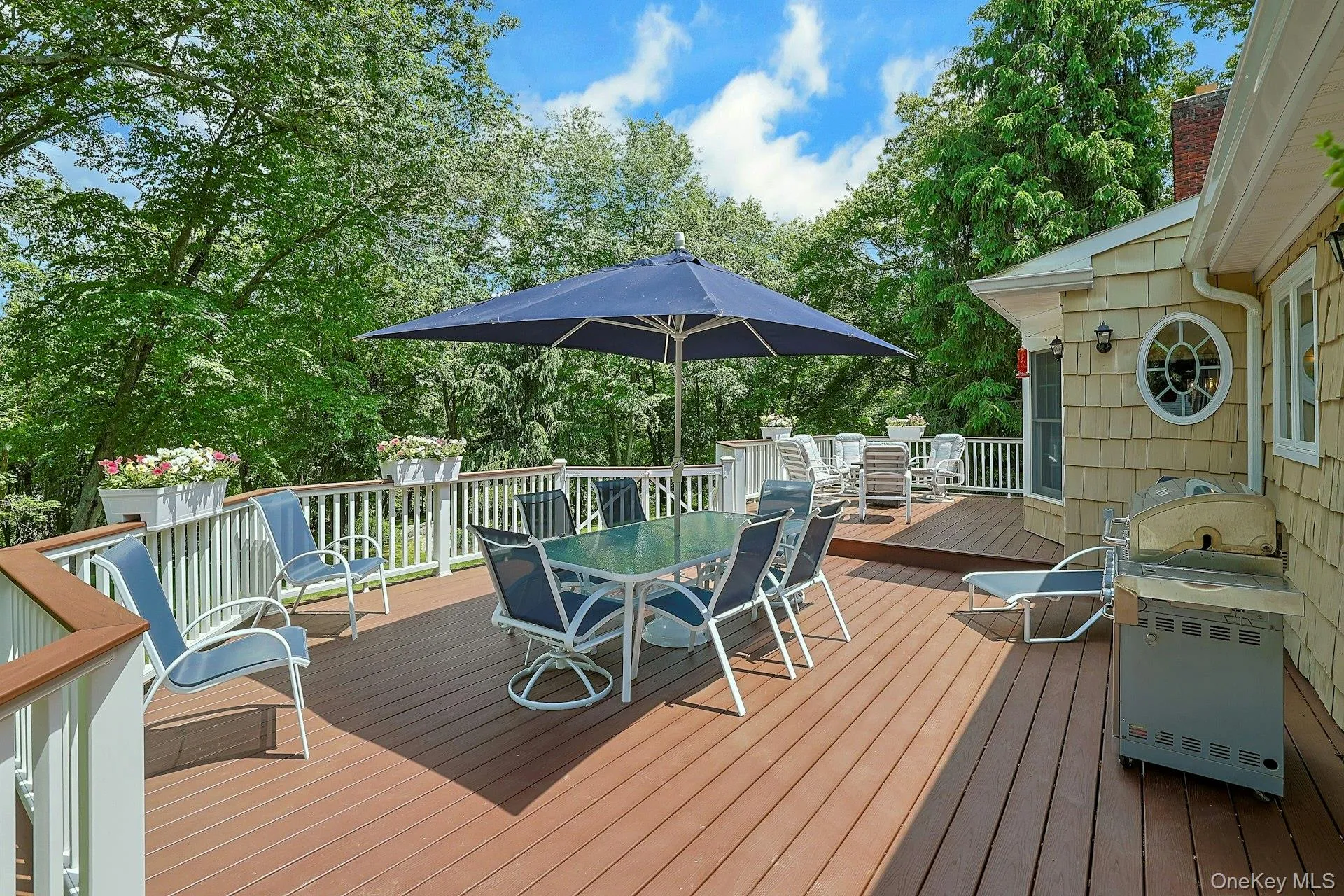 Spacious deck Spacious deck