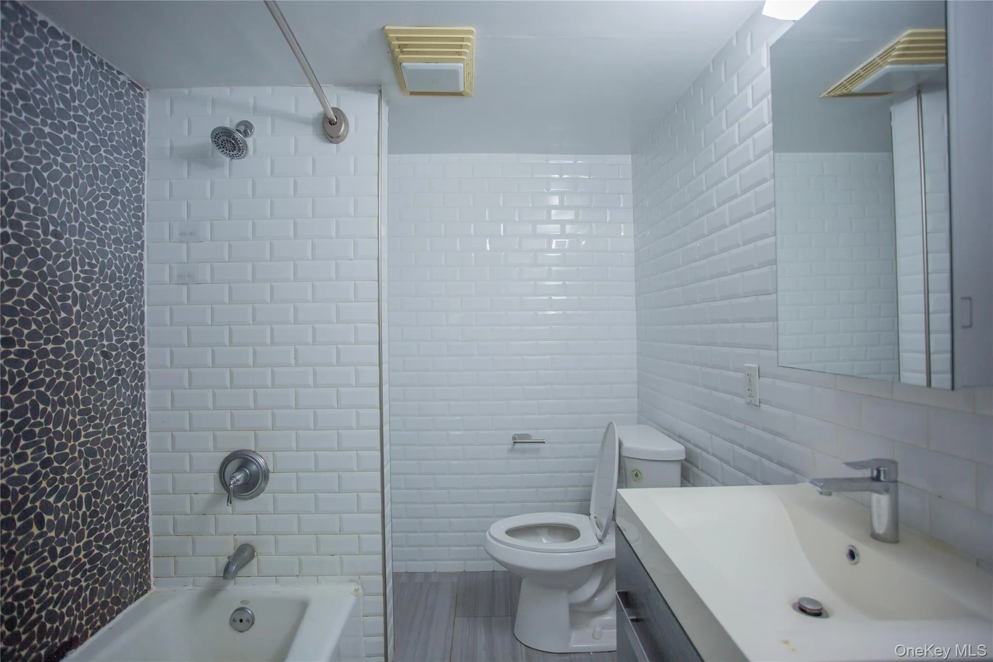 251 Broadway, Long Beach, NY, 1 Bedroom Bedrooms, 3 Rooms Rooms,1 BathroomBathrooms,Residential Lease,For Rent,Broadway,0,996136 251 Broadway, Long Beach, NY, 1 Bedroom Bedrooms, 3 Rooms Rooms,1 BathroomBathrooms,Residential Lease,For Rent,Broadway,0,996136