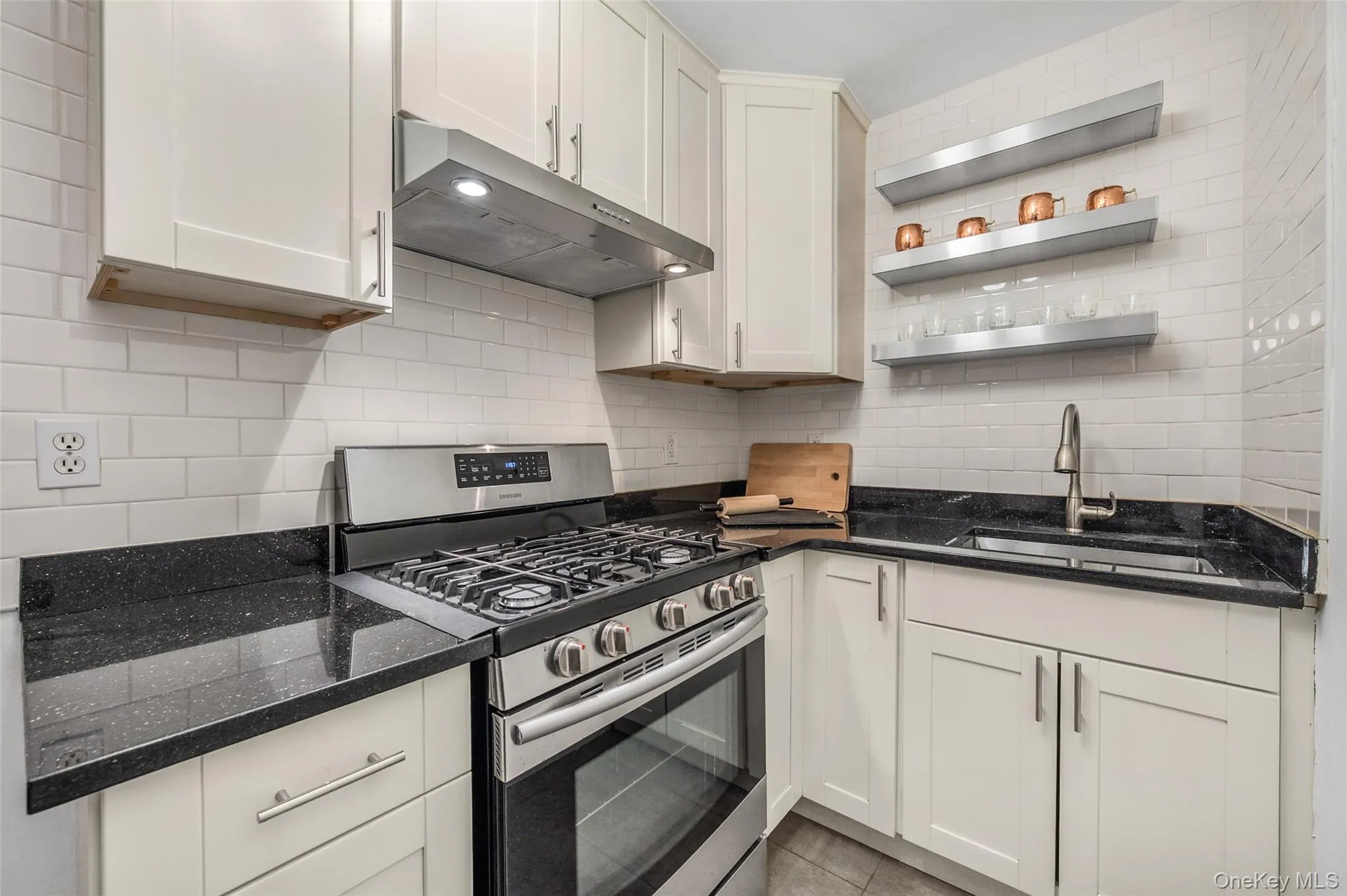 415 Argyle Road, New York, NY, 1 Bedroom Bedrooms, 3 Rooms Rooms,1 BathroomBathrooms,Residential Lease,For Rent,Argyle,0,996147 415 Argyle Road, New York, NY, 1 Bedroom Bedrooms, 3 Rooms Rooms,1 BathroomBathrooms,Residential Lease,For Rent,Argyle,0,996147