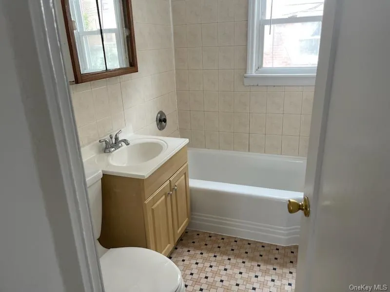 364 Broadway, Long Beach, NY, 2 Bedrooms Bedrooms, 5 Rooms Rooms,1 BathroomBathrooms,Residential Lease,For Rent,Broadway,0,996153 364 Broadway, Long Beach, NY, 2 Bedrooms Bedrooms, 5 Rooms Rooms,1 BathroomBathrooms,Residential Lease,For Rent,Broadway,0,996153