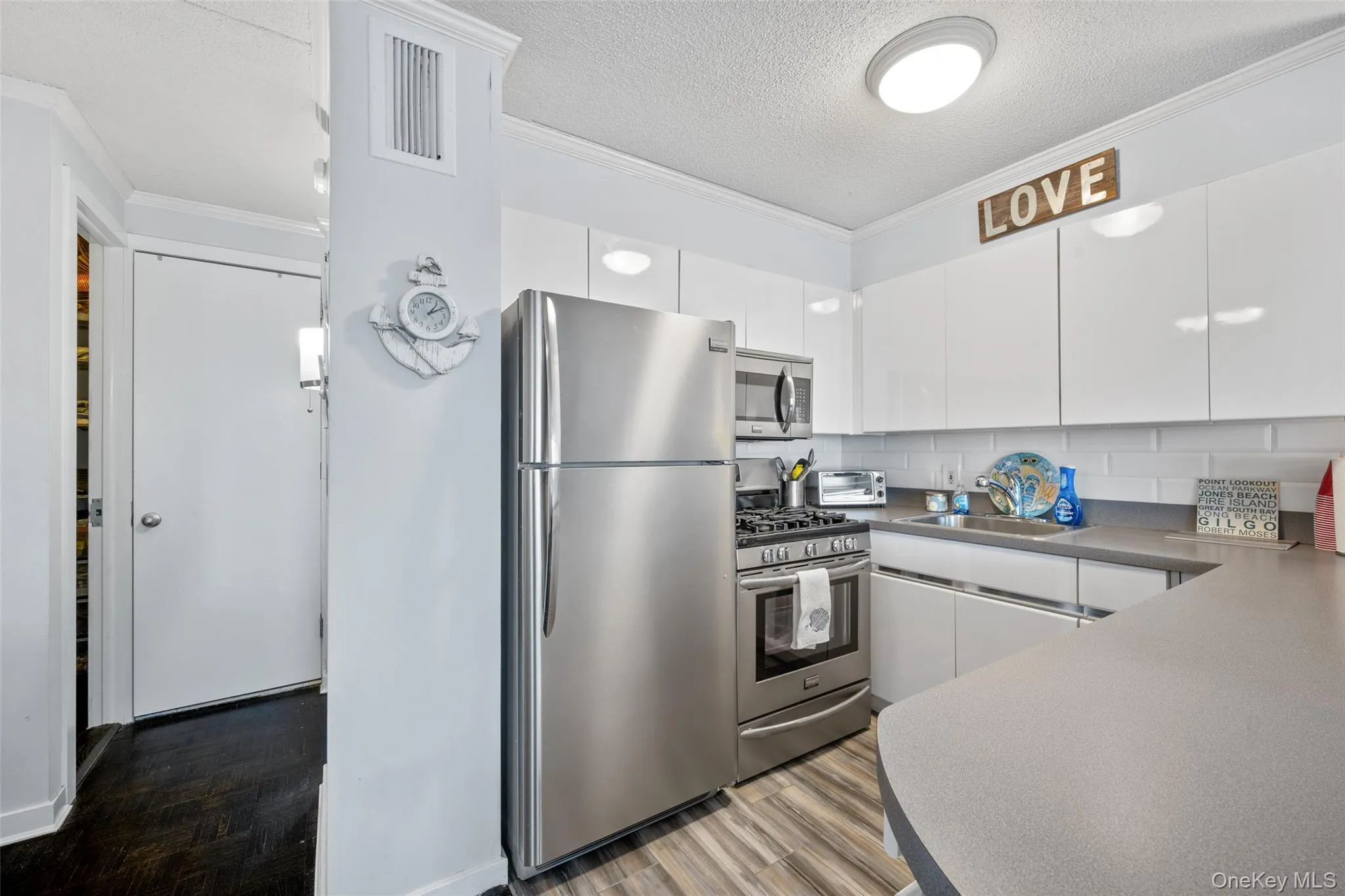 170 Broadway, Long Beach, NY, 2 Rooms Rooms,1 BathroomBathrooms,Residential,For Rent,Broadway,0,996164 170 Broadway, Long Beach, NY, 2 Rooms Rooms,1 BathroomBathrooms,Residential,For Rent,Broadway,0,996164