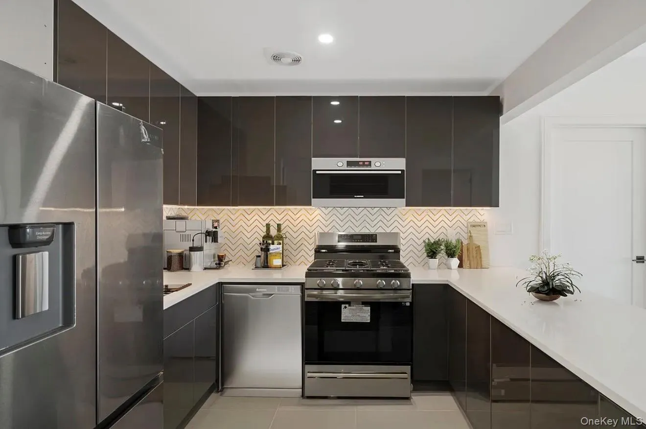 8811 179th Place, New York, NY, 1 Bedroom Bedrooms, 4 Rooms Rooms,1 BathroomBathrooms,Residential Lease,For Rent,179th,0,996183 8811 179th Place, New York, NY, 1 Bedroom Bedrooms, 4 Rooms Rooms,1 BathroomBathrooms,Residential Lease,For Rent,179th,0,996183