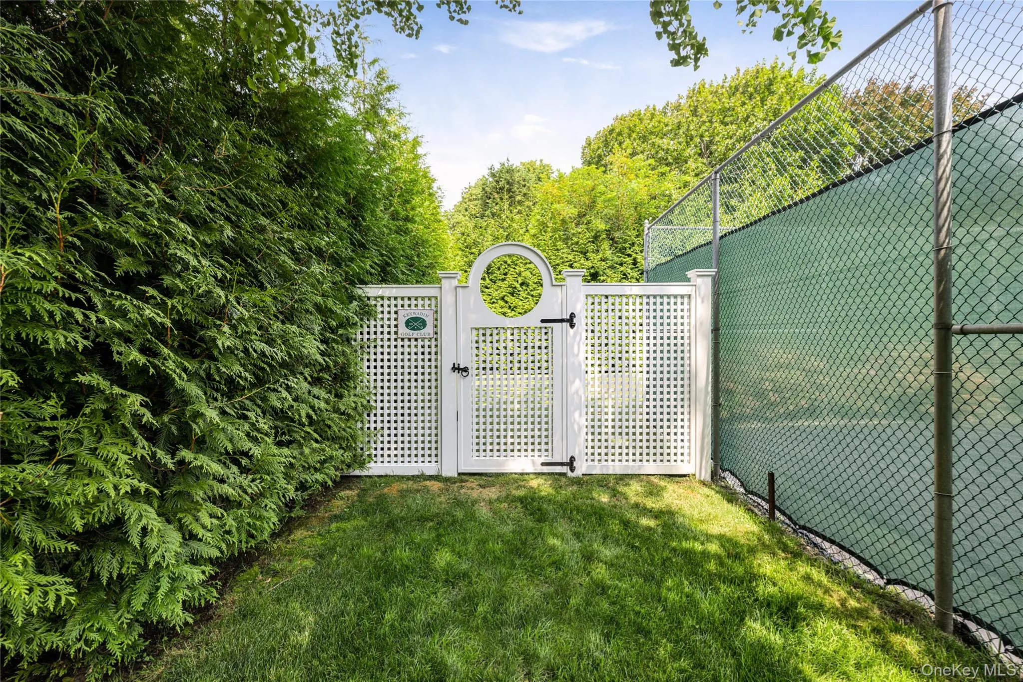 Entrance to putting green