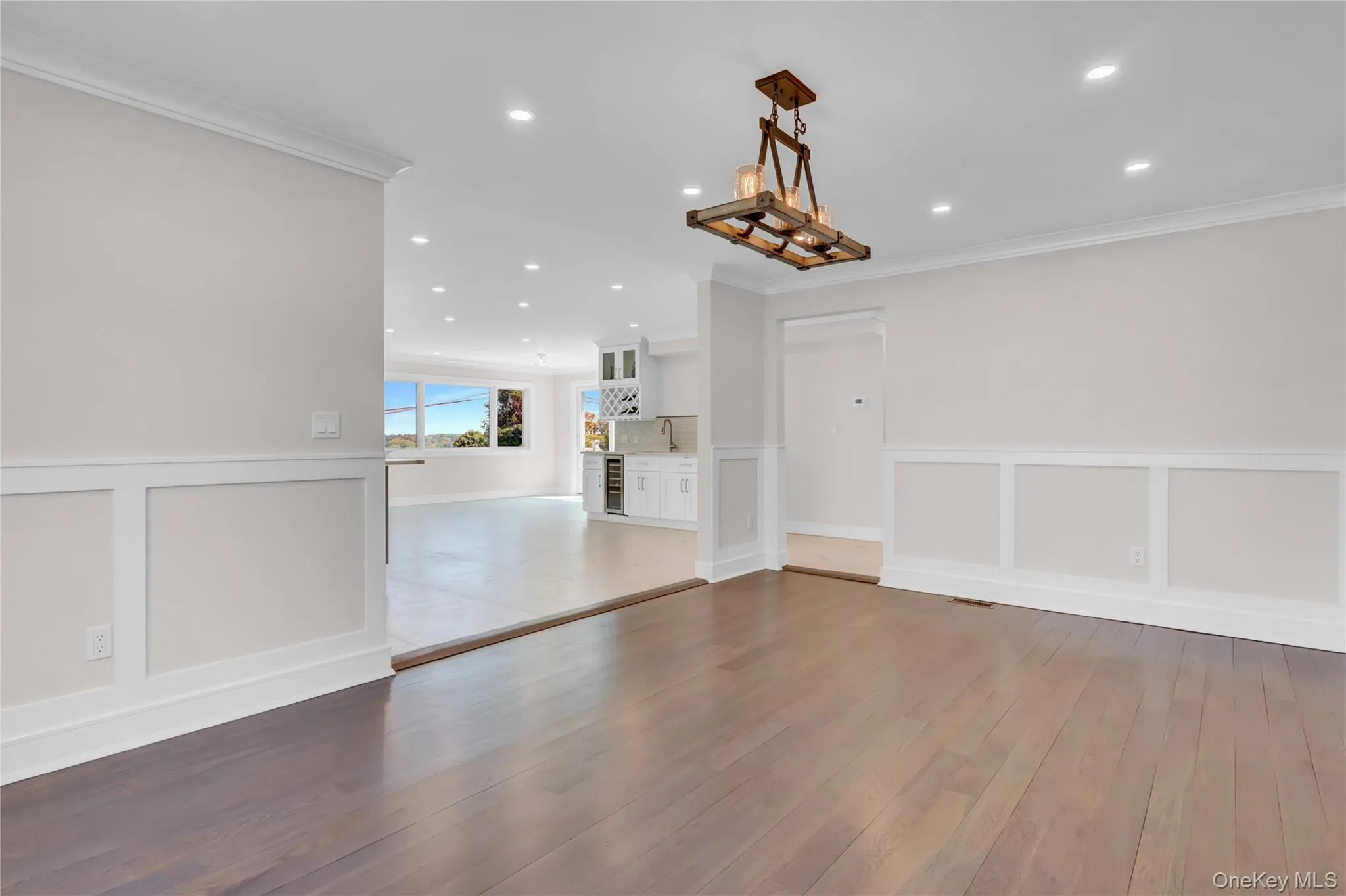 Dining Room/Kitchen Dining Room/Kitchen