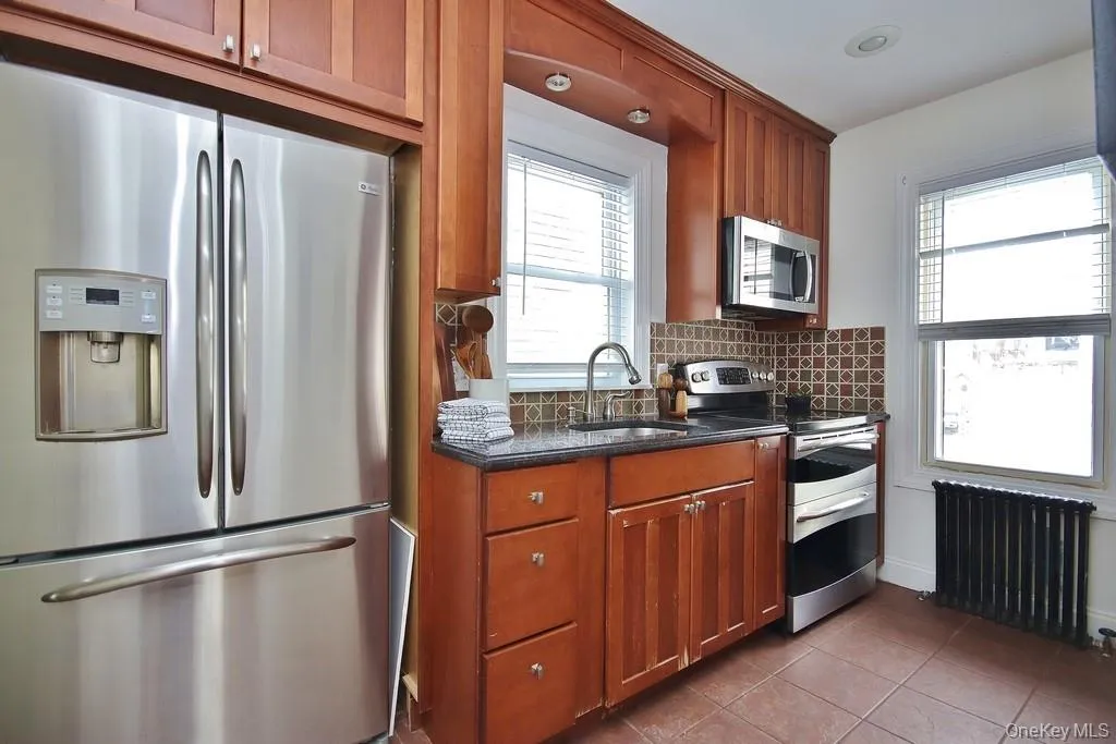 122 Washington Avenue, Beacon, NY, 2 Bedrooms Bedrooms, 8 Rooms Rooms,1 BathroomBathrooms,Residential Lease,For Rent,Washington,0,996239 122 Washington Avenue, Beacon, NY, 2 Bedrooms Bedrooms, 8 Rooms Rooms,1 BathroomBathrooms,Residential Lease,For Rent,Washington,0,996239