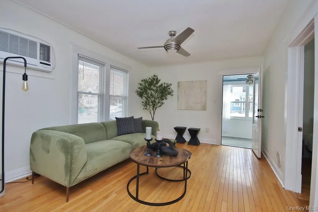 122 Washington Avenue, Beacon, NY, 2 Bedrooms Bedrooms, 8 Rooms Rooms,1 BathroomBathrooms,Residential Lease,For Rent,Washington,0,996239 122 Washington Avenue, Beacon, NY, 2 Bedrooms Bedrooms, 8 Rooms Rooms,1 BathroomBathrooms,Residential Lease,For Rent,Washington,0,996239