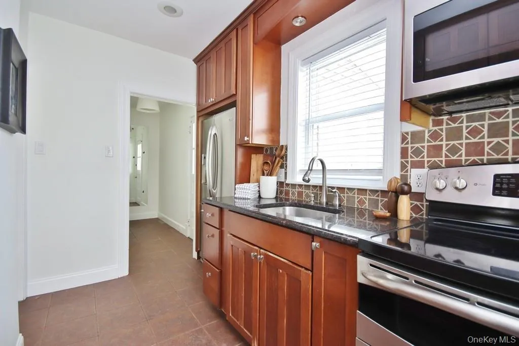 122 Washington Avenue, Beacon, NY, 2 Bedrooms Bedrooms, 8 Rooms Rooms,1 BathroomBathrooms,Residential Lease,For Rent,Washington,0,996239 122 Washington Avenue, Beacon, NY, 2 Bedrooms Bedrooms, 8 Rooms Rooms,1 BathroomBathrooms,Residential Lease,For Rent,Washington,0,996239