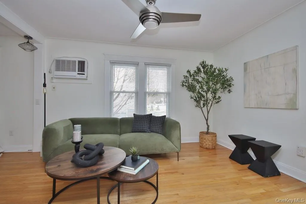 122 Washington Avenue, Beacon, NY, 2 Bedrooms Bedrooms, 8 Rooms Rooms,1 BathroomBathrooms,Residential Lease,For Rent,Washington,0,996239 122 Washington Avenue, Beacon, NY, 2 Bedrooms Bedrooms, 8 Rooms Rooms,1 BathroomBathrooms,Residential Lease,For Rent,Washington,0,996239