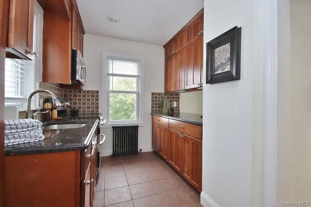 122 Washington Avenue, Beacon, NY, 2 Bedrooms Bedrooms, 8 Rooms Rooms,1 BathroomBathrooms,Residential Lease,For Rent,Washington,0,996239 122 Washington Avenue, Beacon, NY, 2 Bedrooms Bedrooms, 8 Rooms Rooms,1 BathroomBathrooms,Residential Lease,For Rent,Washington,0,996239